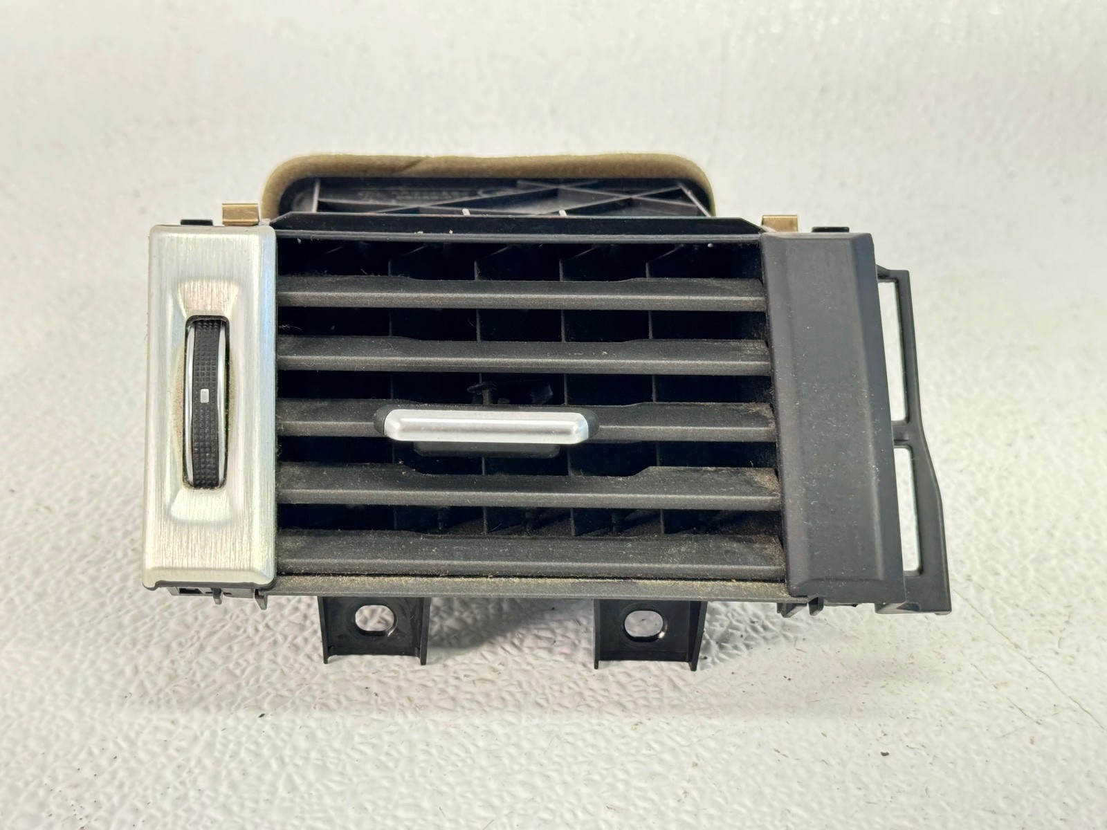 12-19 RANGE ROVER EVOQUE LEFT LH SIDE DASHBOARD OUTER AIR VENT GRILLE PANEL