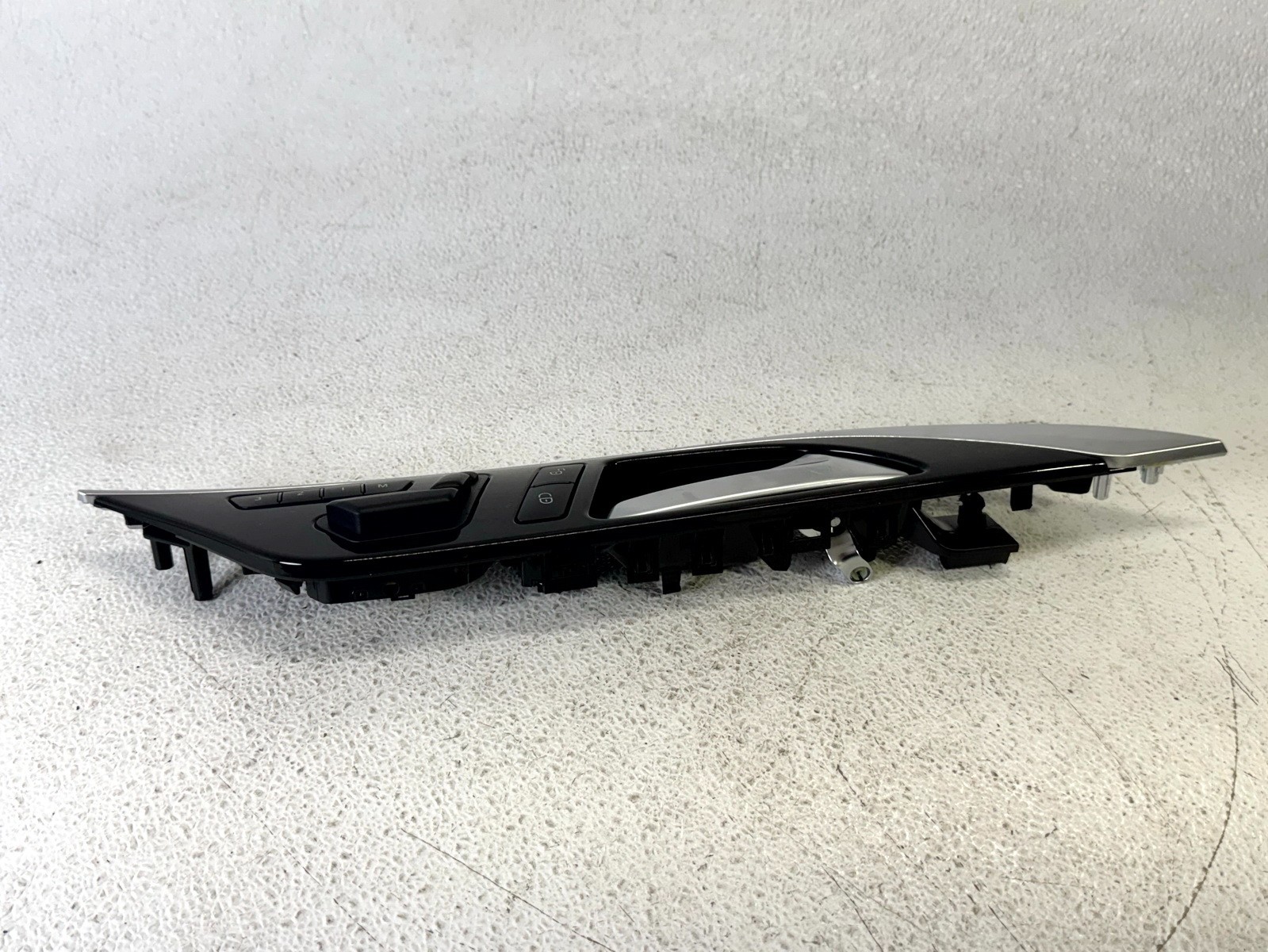 17-19 INFINITI QX30 FRONT RIGHT RH PASS SIDE SEAT ADJUST & DOOR HANDLE PANEL