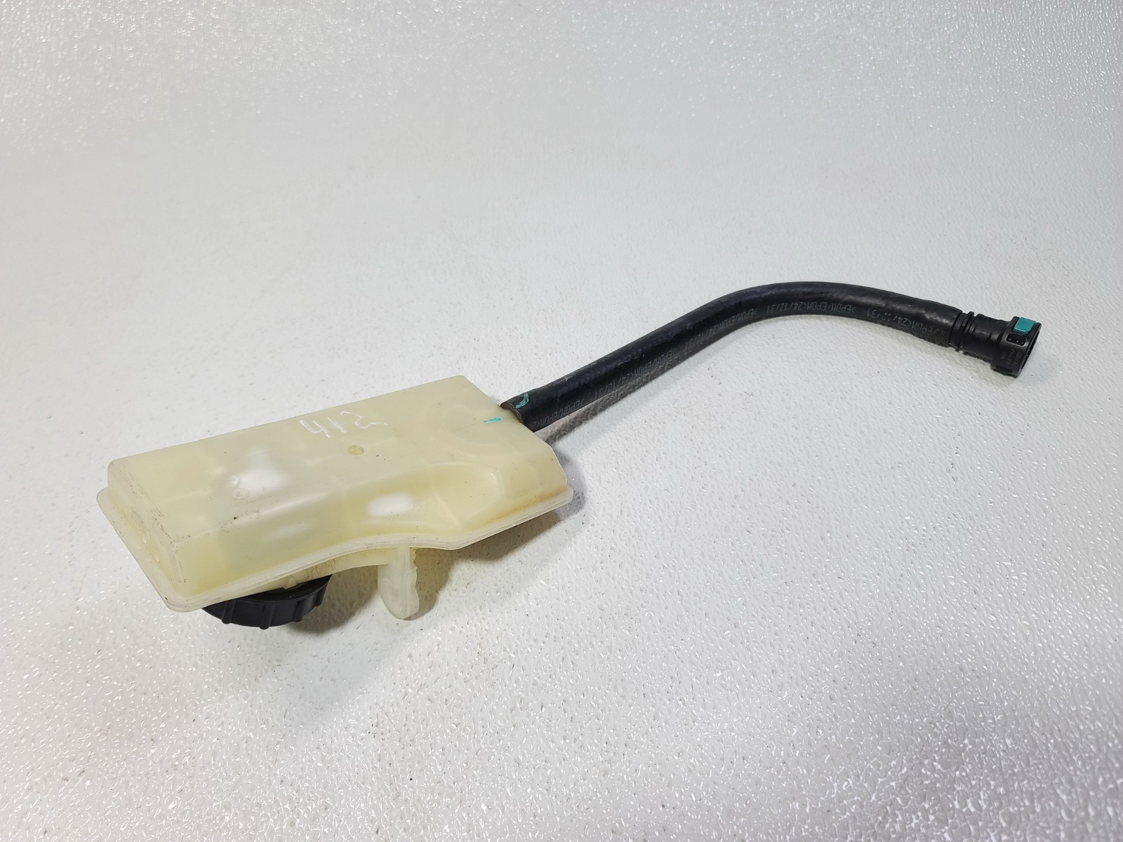 13-18 FORD C-MAX 2.0L BRAKE BOOSTER CYLINDER RESERVOIR W / HOSE