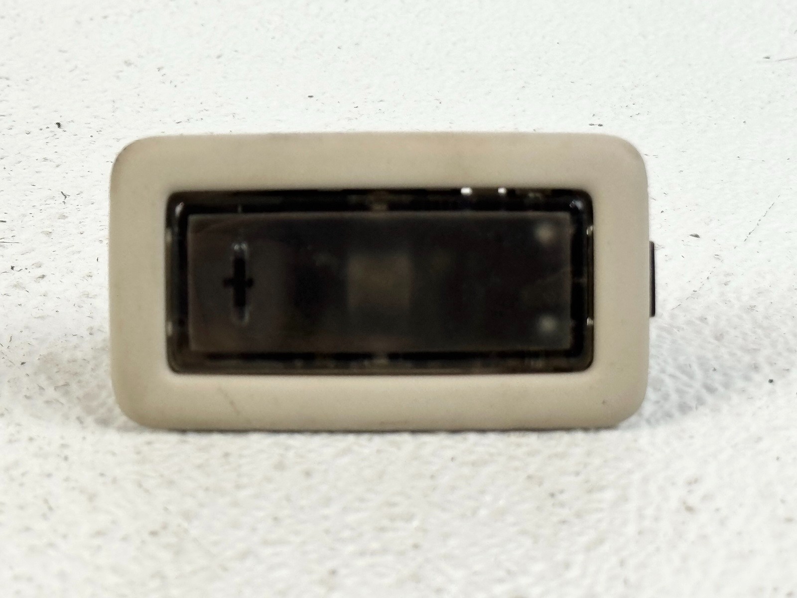 17-20 JAGUAR F-PACE INTERIOR REAR BACK SEAT ROOF READING LIGHT LAMP
