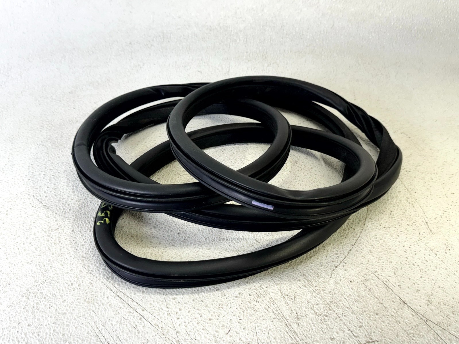 16-20 INFINITI QX60 REAR LEFT LH DRIVER SIDE DOOR WEATHERSTRIP RUBBER SEAL