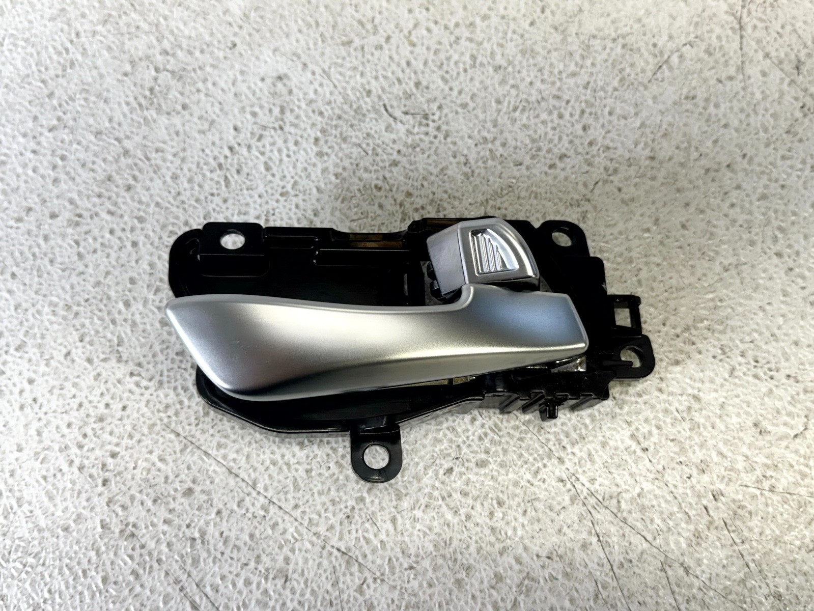 16-20 KIA SORENTO REAR RIGHT RH PASS SIDE INTERIOR DOOR HANDLE