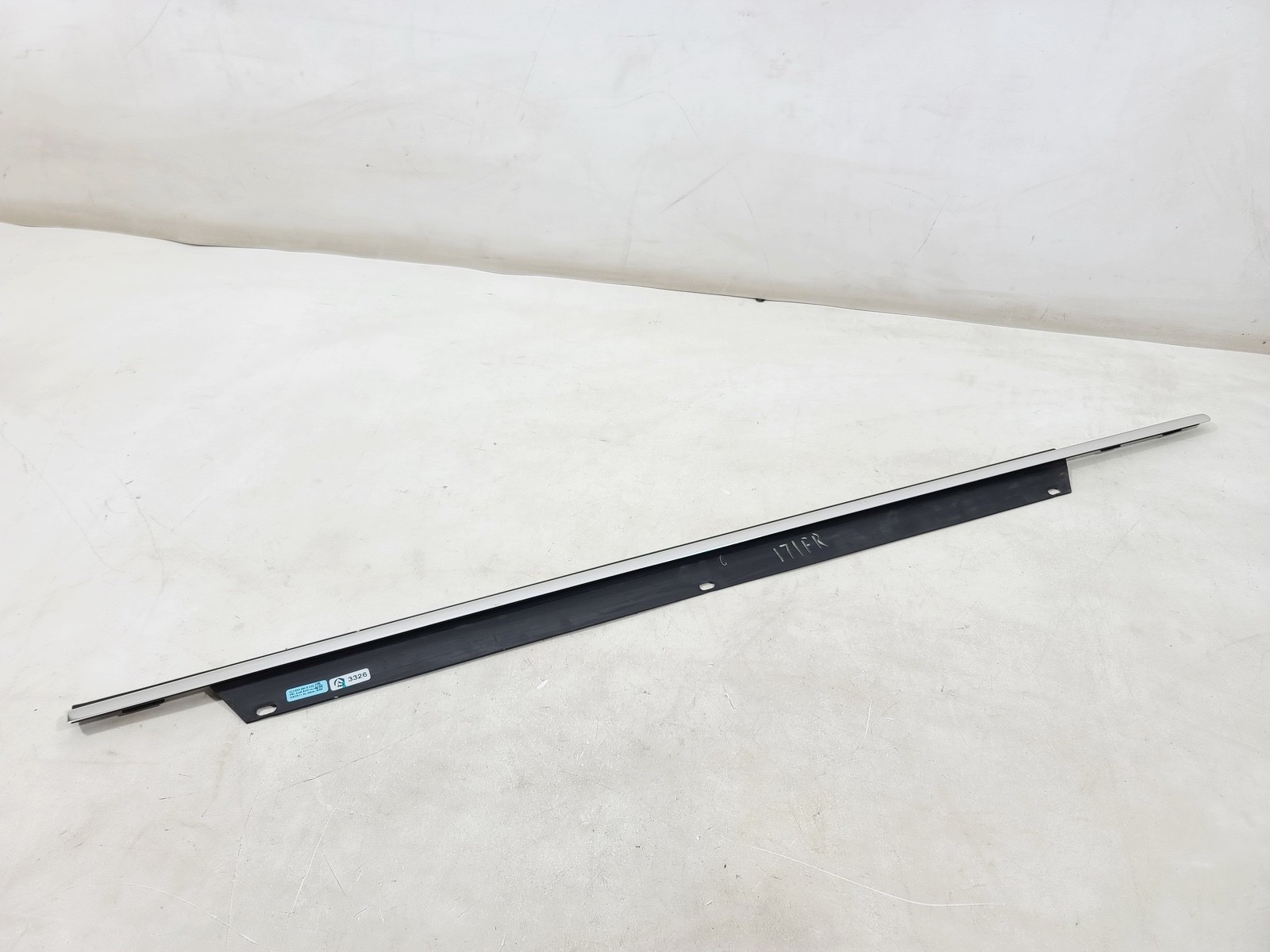 07-15 AUDI Q7 FRONT RIGHT SIDE DOOR WINDOW WEATHERSTRIP SEAL MOLDING COVER