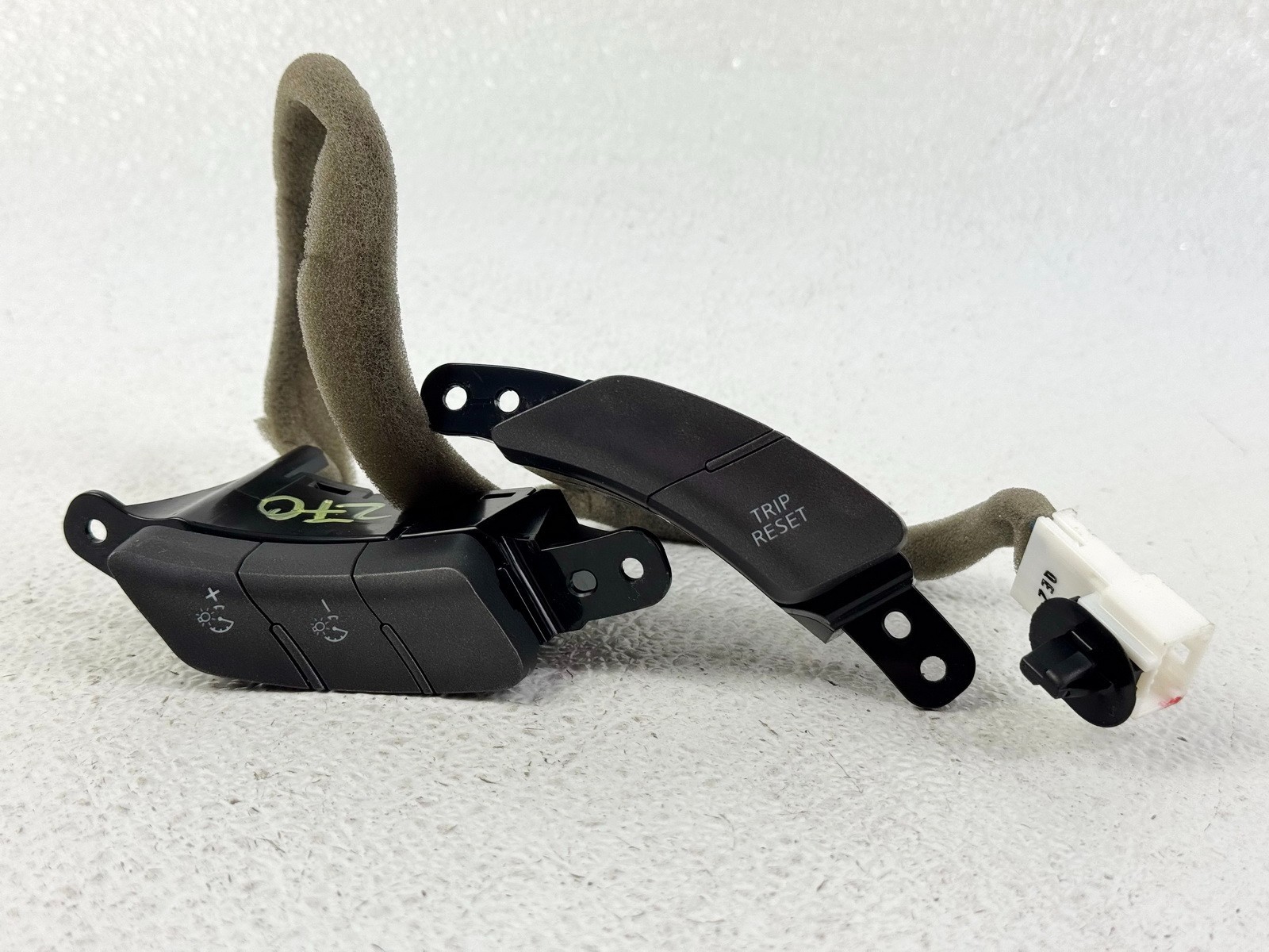 13-20 INFINITI QX60 JX35 LEFT SIDE DASH CLUSTER TRIP & BCI CONTROL SWITCH