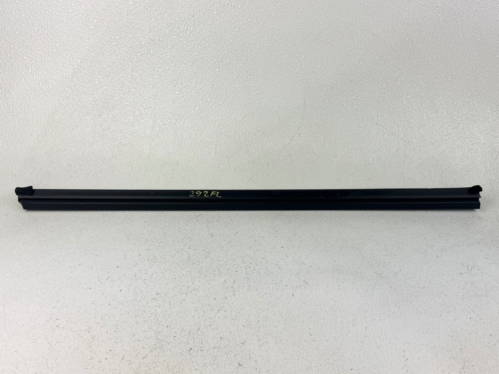 14-23 INFINITI Q50 FRONT LEFT DRIVER SIDE DOOR WINDOW WEATHERSTRIP BELT