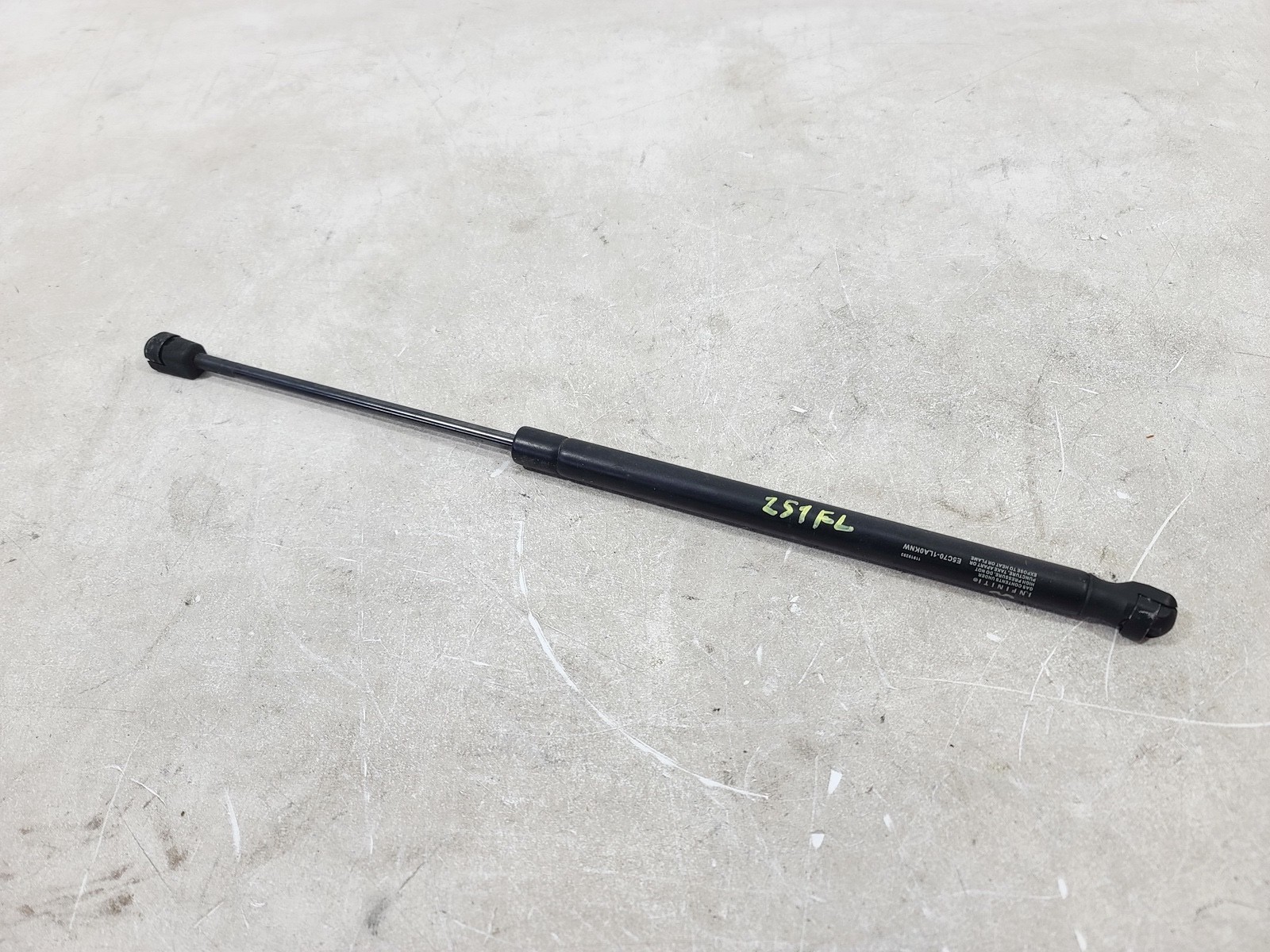 11-22 INFINITI QX56 QX80 FRONT LEFT SIDE BONNET HOOD LIFT SUPPORT CYLINDER