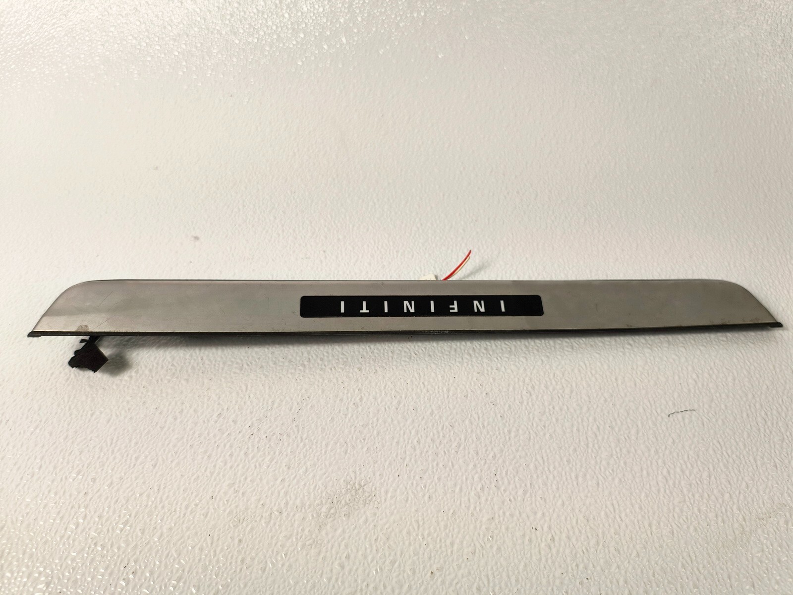 17-19 INFINITI QX30 FRONT RIGHT RH PASS SIDE DOOR SILL SCUFF PLATE PANEL