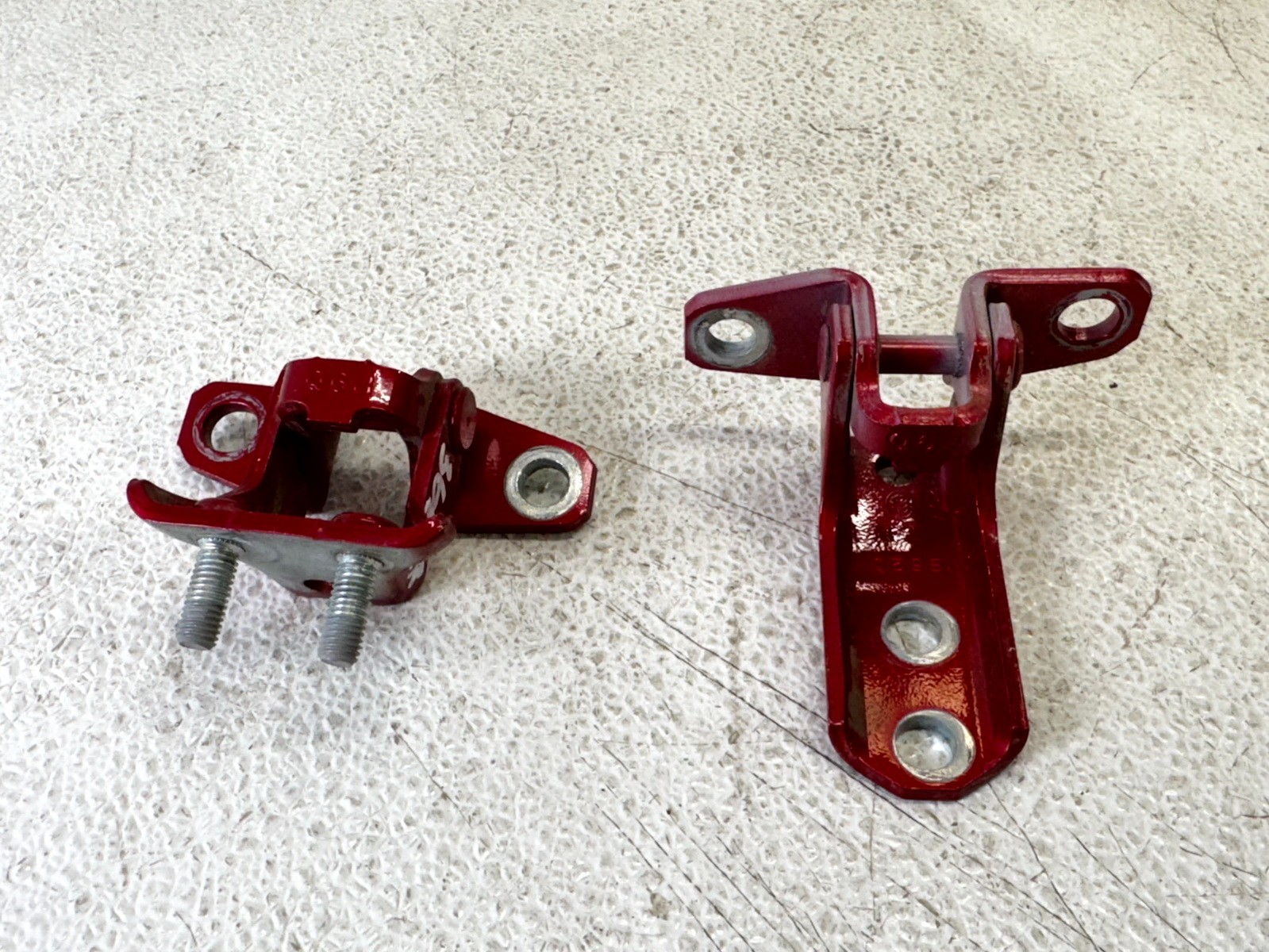 14-20 MITSUBISHI OUTLANDER REAR RIGHT RH SIDE DOOR UPPER & LOWER HINGE SET