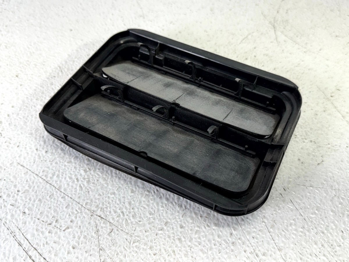 14-24 INFINITI Q50 REAR LEFT LH DRIVER SIDE QUARTER PANEL AIR VENT GRILLE