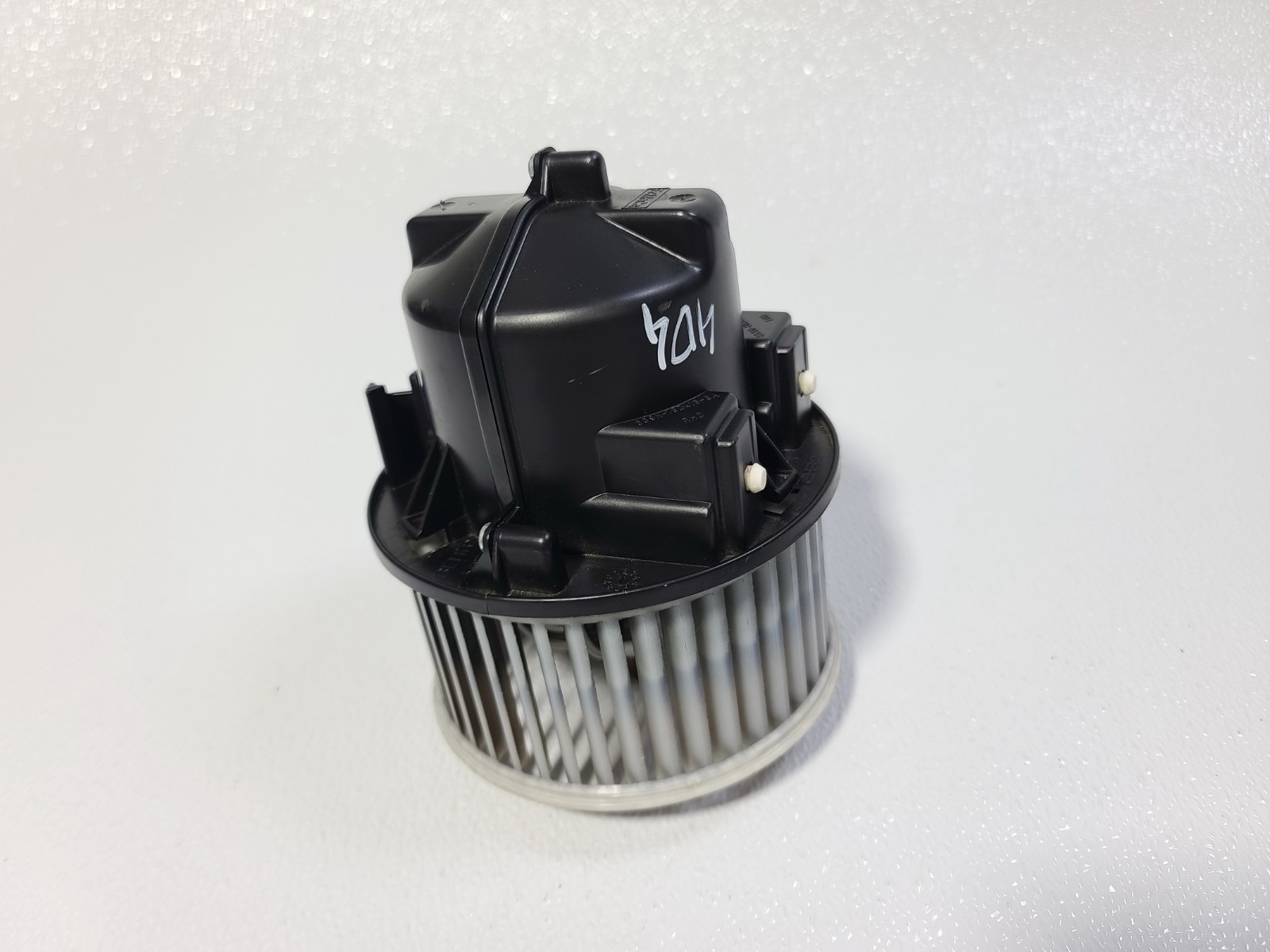12-19 LAND ROVER EVOQUE A / C HVAC HEATER BLOWER MOTOR WHEEL FAN