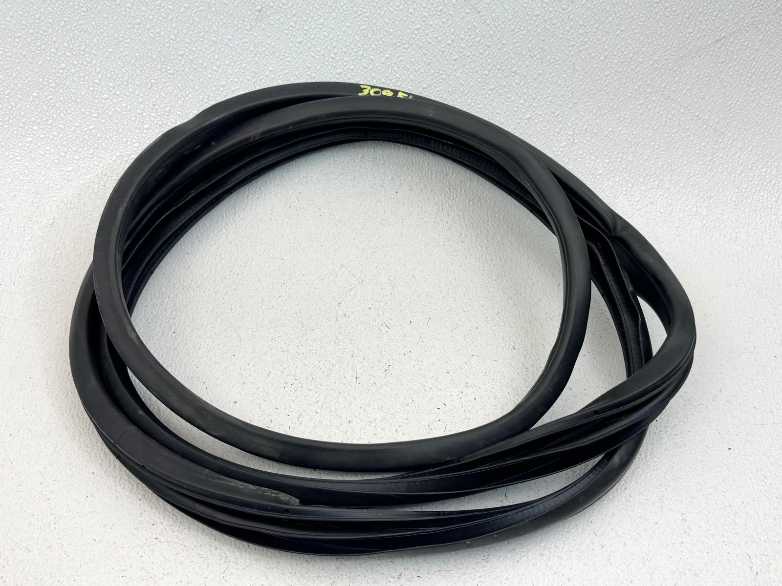 16-23 MAZDA CX-9 CX9 FRONT LEFT LH SIDE DOOR BODY WEATHERSTRIP RUBBER SEAL