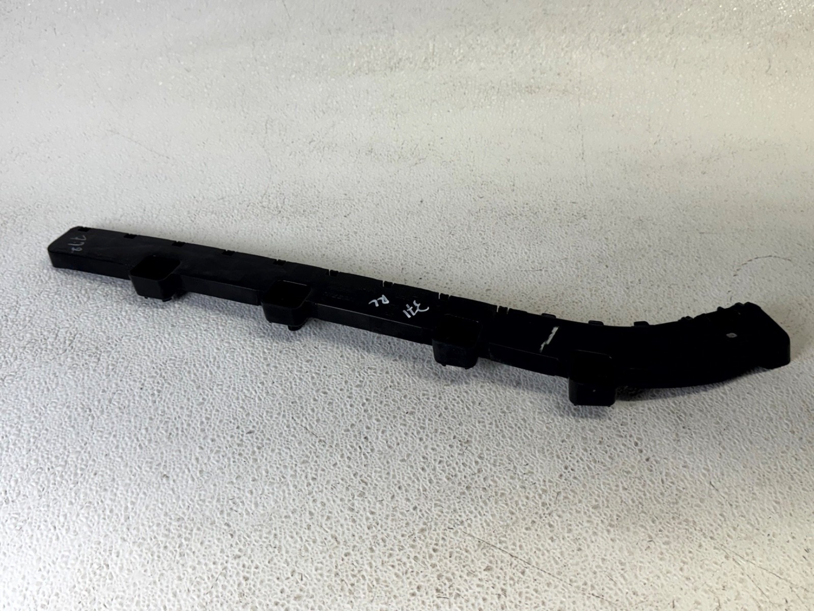 13-20 INFINITI JX35 QX60 REAR LEFT LH SIDE BUMPER MOUNT BRACKET SUPPORT