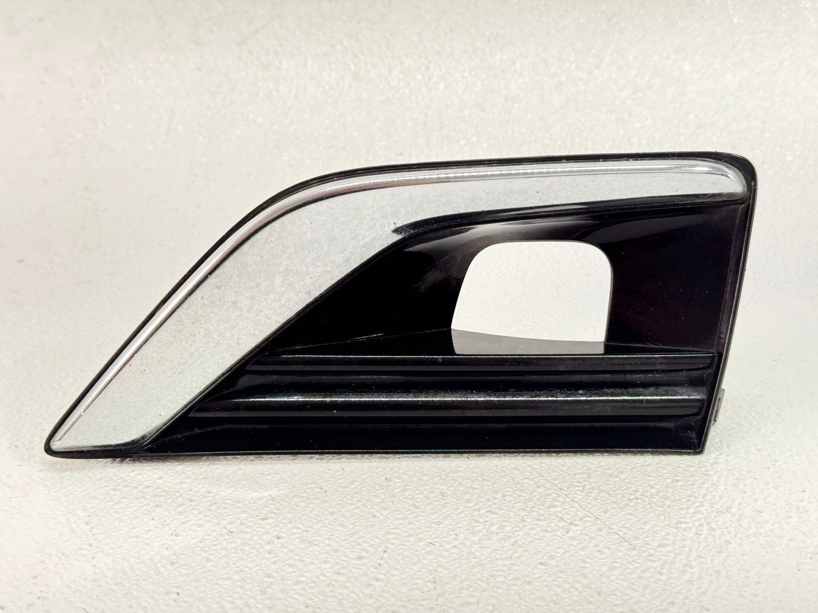 17-24 INFINITI Q50 FRONT RIGHT RH PASS SIDE FOG LIGHT LAMP TRIM COVER PANEL