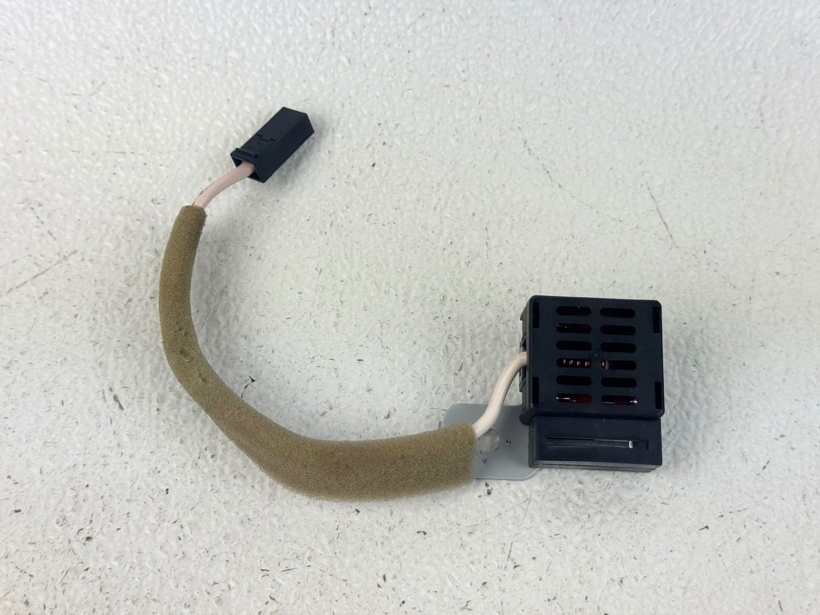 14-19 INFINITI Q50 RADIO ANTENNA AMPLIFIER NOISE SURPRESSOR MODULE UNIT