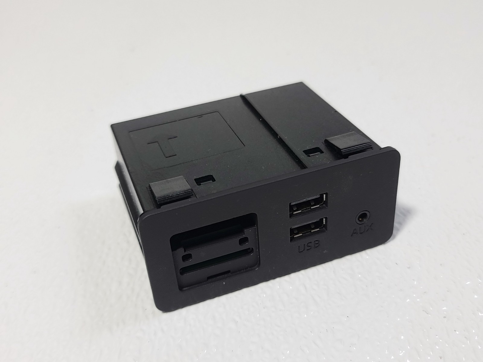 16-20 MAZDA CX-9 CX9 AUXILIARY JACK PORT USB INPUT & SD CARD READER PANEL