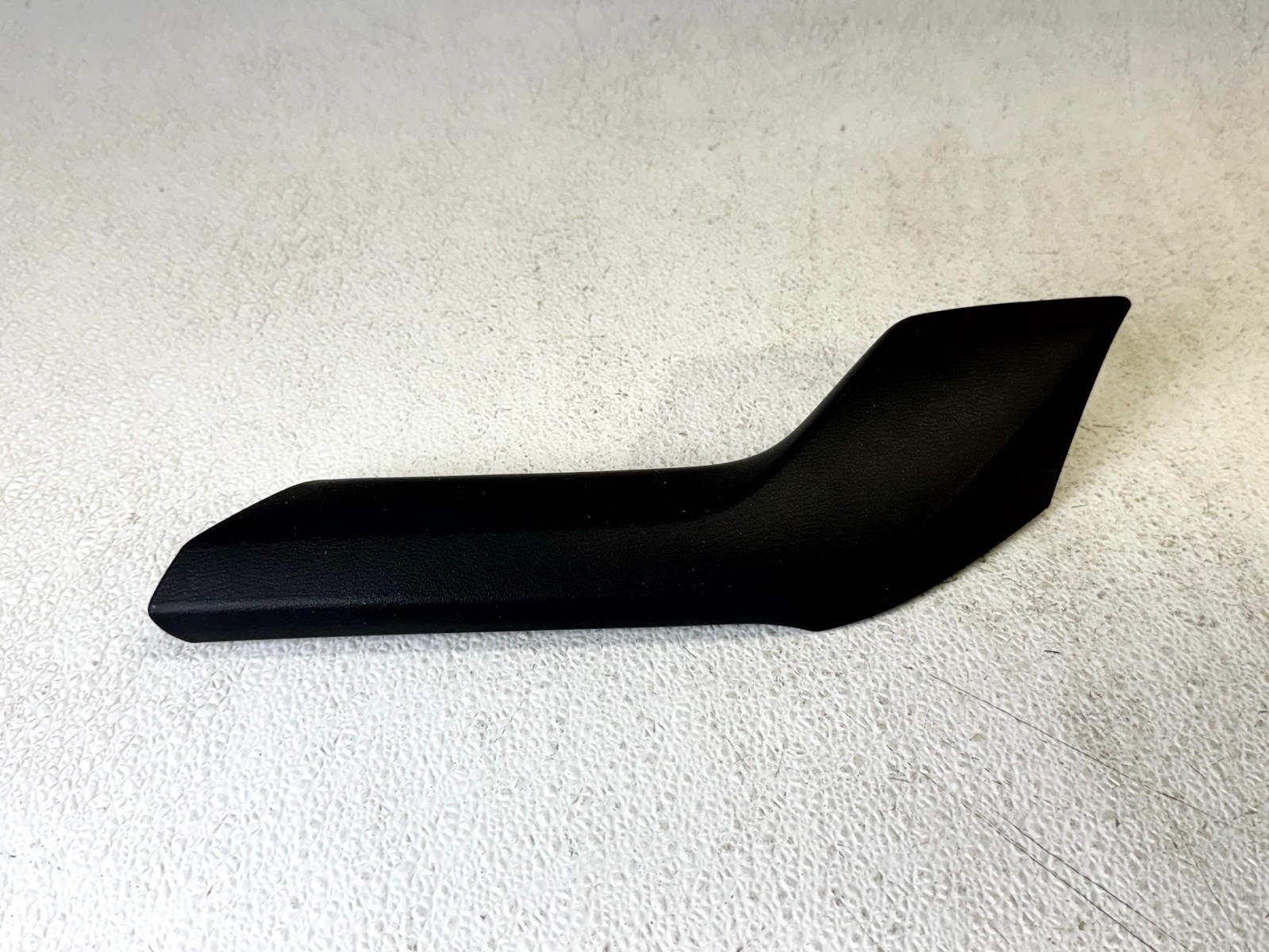 16-23 MAZDA CX-9 CX9 FRONT RIGHT RH PASS SIDE DOOR PANEL HANDLE TRIM PANEL