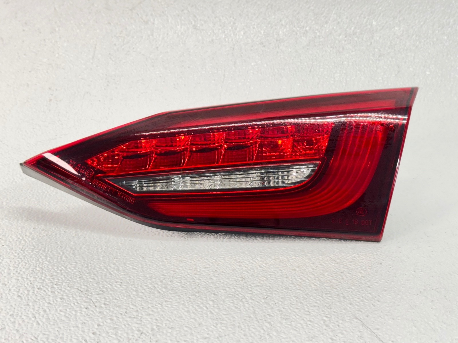 18-23 INFINITI Q50 REAR RIGHT PASSENGER SIDE INNER TAILLIGHT LIGHT LAMP