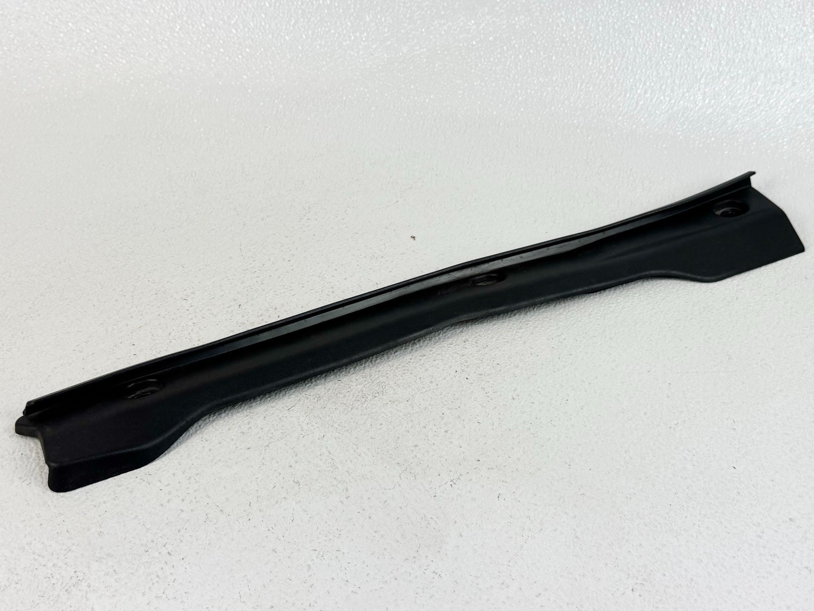 19-24 MAZDA 3 HATCHBACK FRONT RIGHT RH PASS LEDGE FENDER UPPER SEAL STRIP
