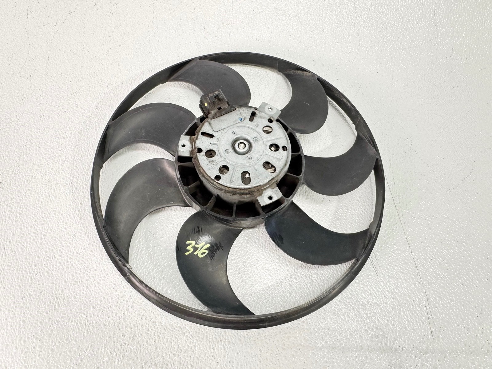 17-19 FORD ESCAPE ENGINE MOTOR RADIATOR COOLING FAN BLADE