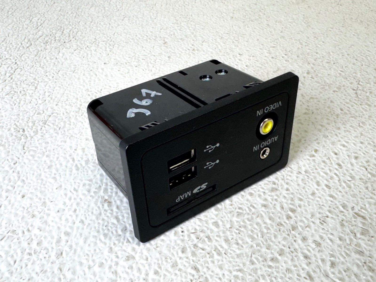16-20 INFINITI QX60 CENTER CONSOLE DUAL USB PORT AUX INPUT SD CARD READER