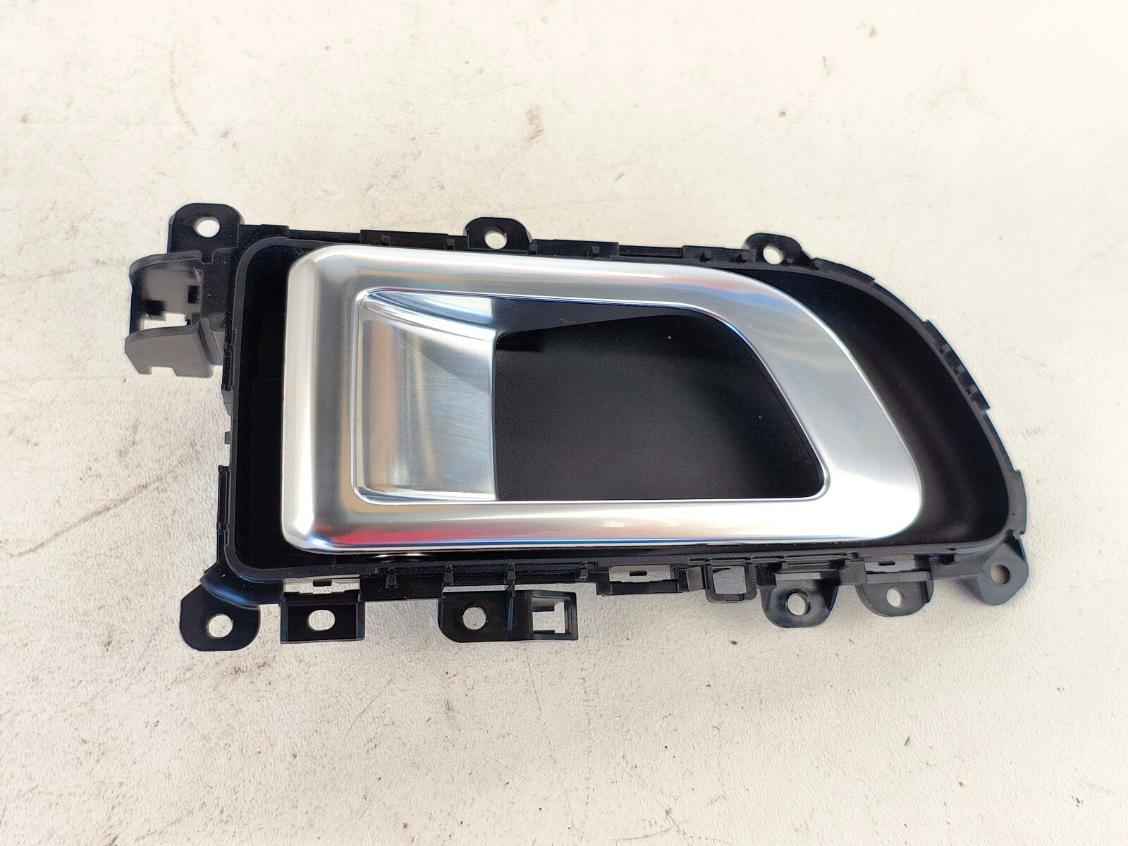 15-19 LAND ROVER DISCOVERY SPORT FRONT RIGHT PASS SIDE INTERIOR DOOR HANDLE