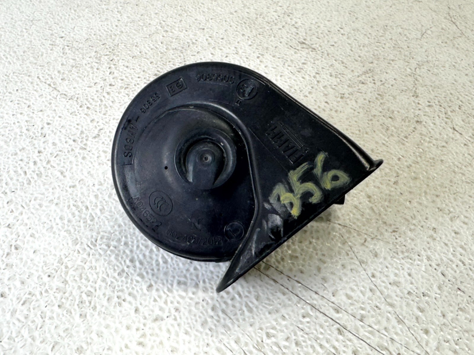 17-19 INFINITI QX30 RIGHT RH OR LEFT LH LOW NOTE TONE HORN SIGNAL