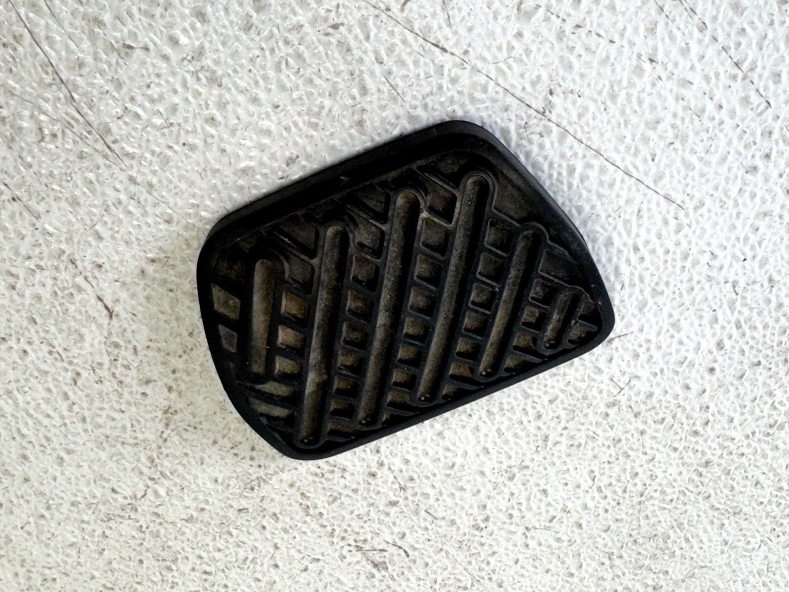 13-20 INFINITI JX35 QX60 BRAKE STOP PEDAL PAD COVER RUBBER TRIM PANEL