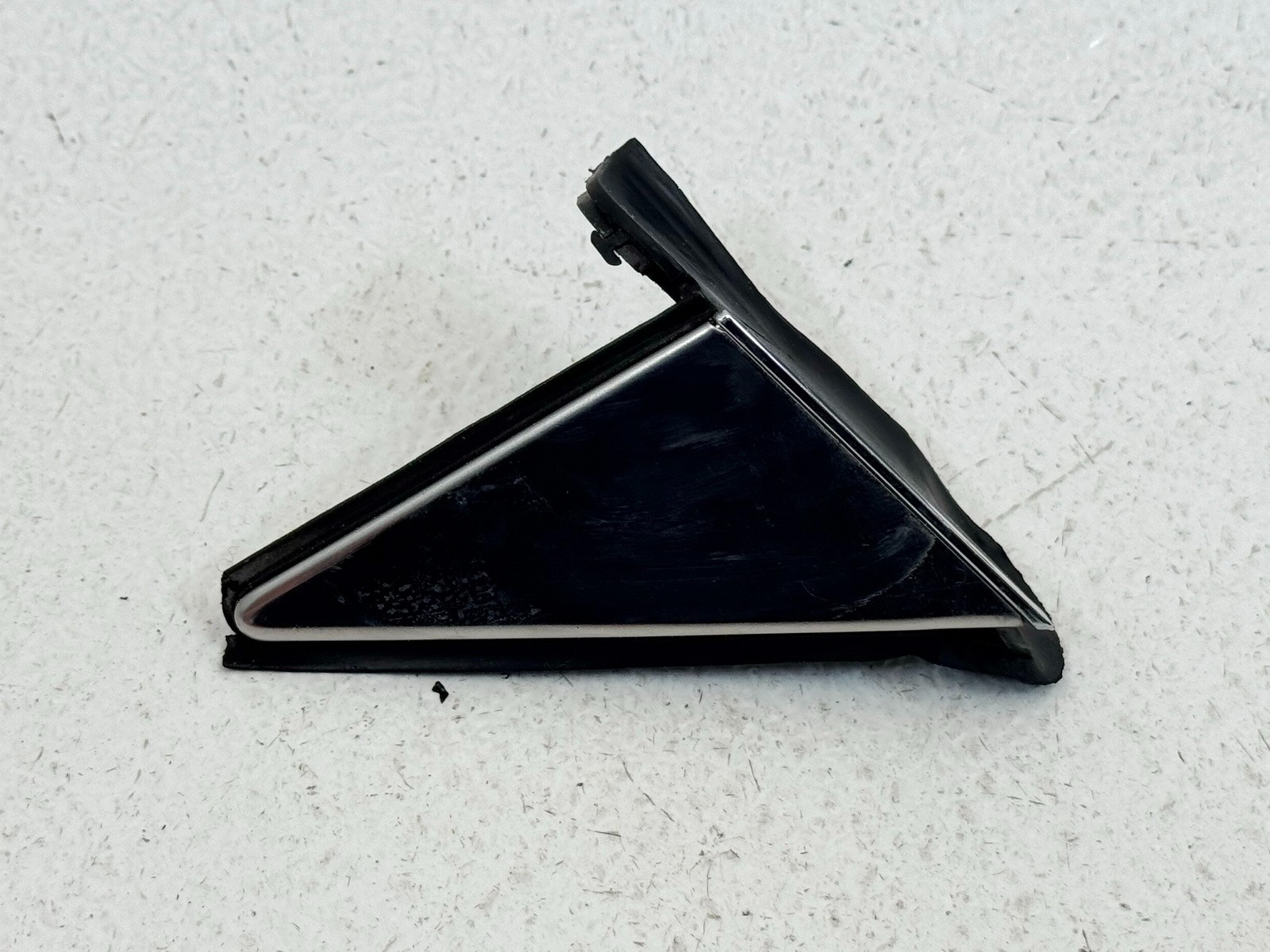 13-16 LINCOLN MKZ FRONT RIGHT PASS SIDE EXTERIOR FENDER CORNER TRIM MOLDING