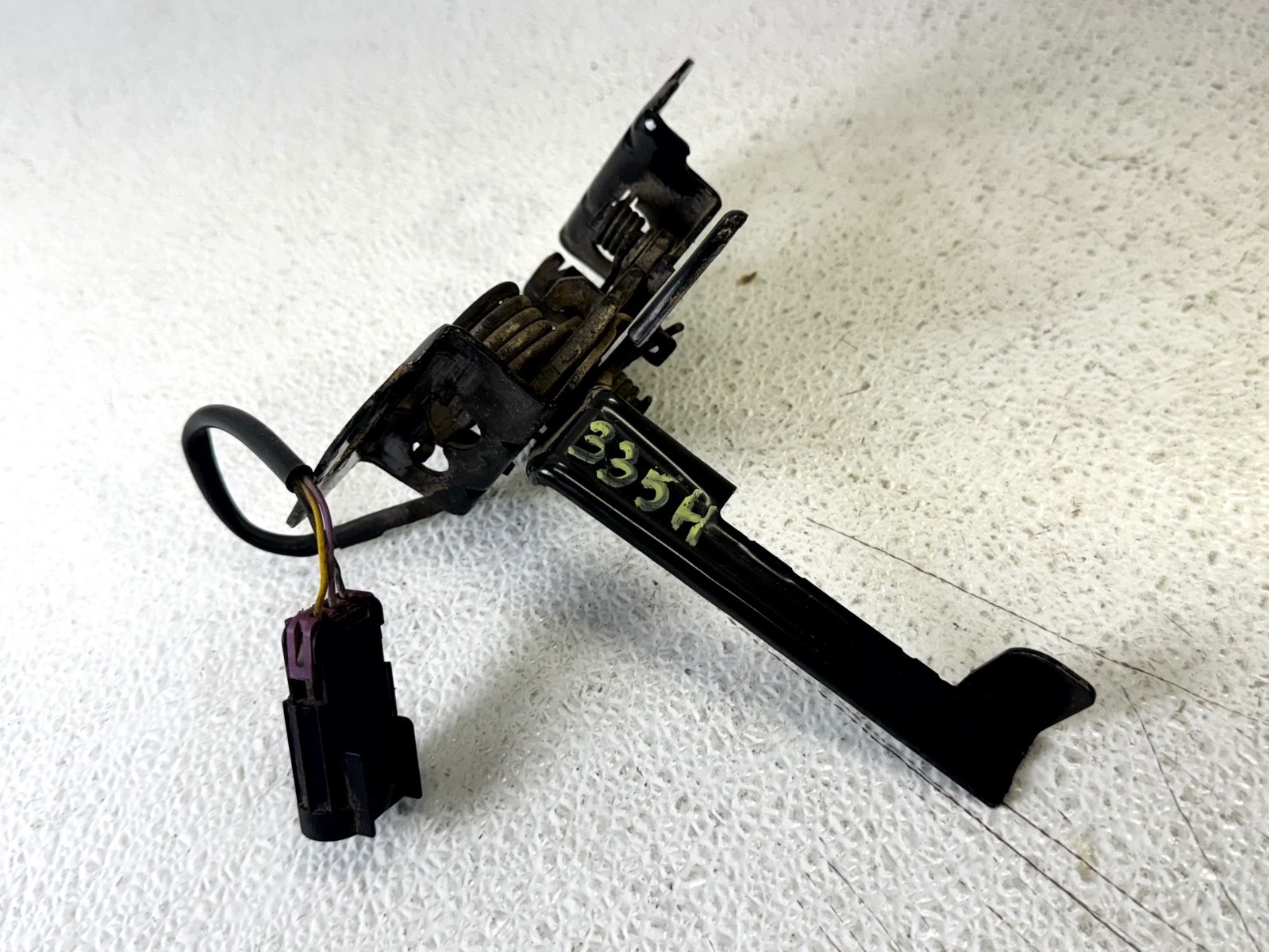 11-16 CHEVROLET CRUZE FRONT HOOD BONNET RELEASE ACTUATOR LOCK LATCH