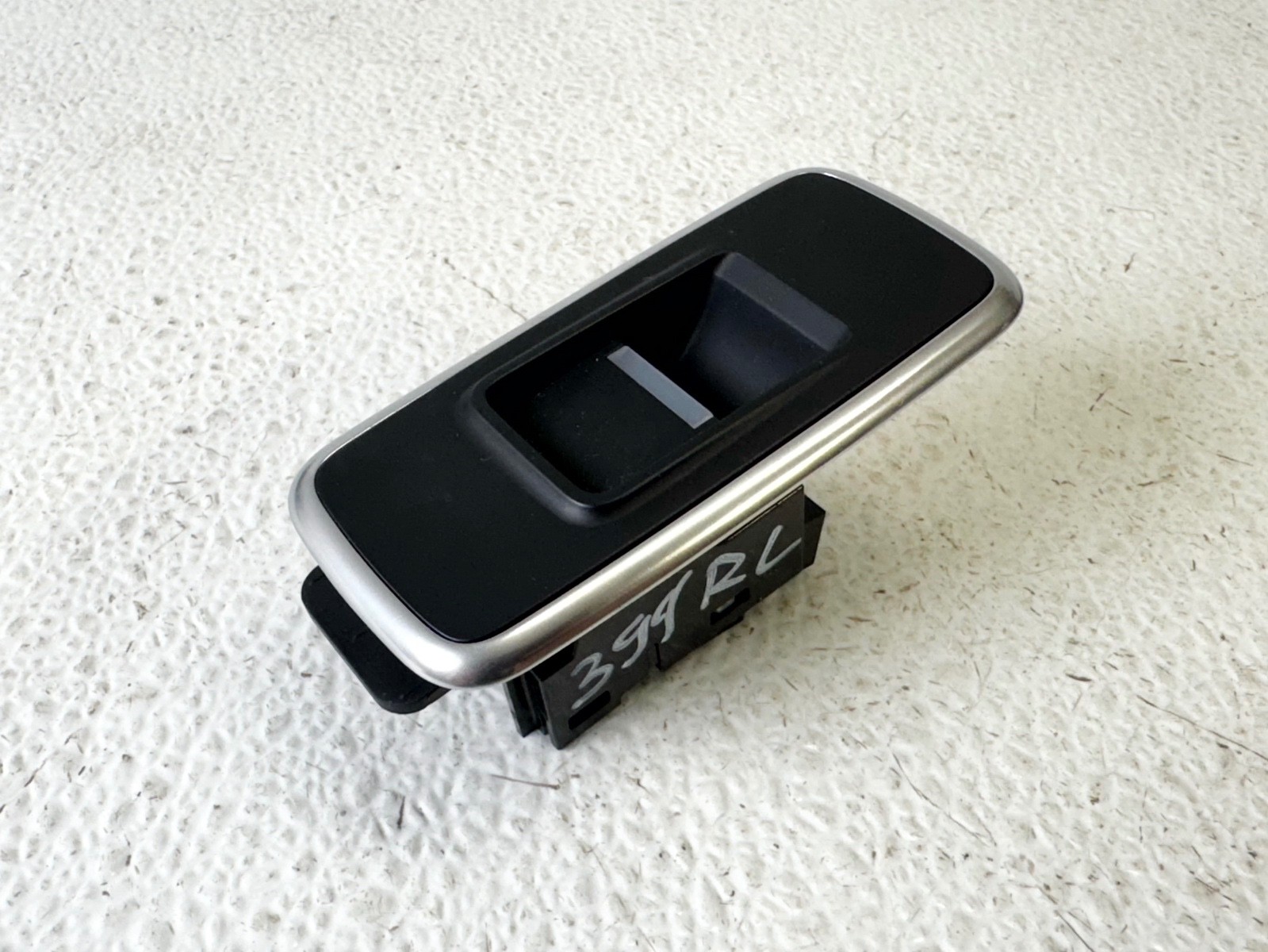 17-20 JAGUAR F-PACE REAR LEFT DRIVER SIDE DOOR WINDOW SWITCH W/ BEZEL COVER