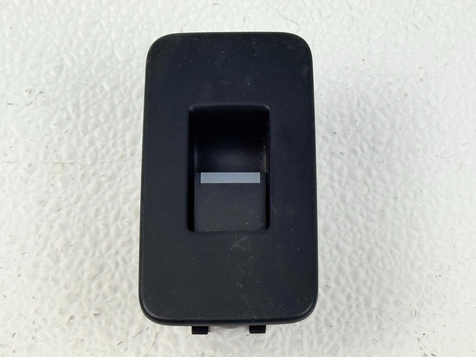 15-23 LAND ROVER DISCOVERY SPORT REAR LEFT SIDE DOOR WINDOW CONTROL SWITCH
