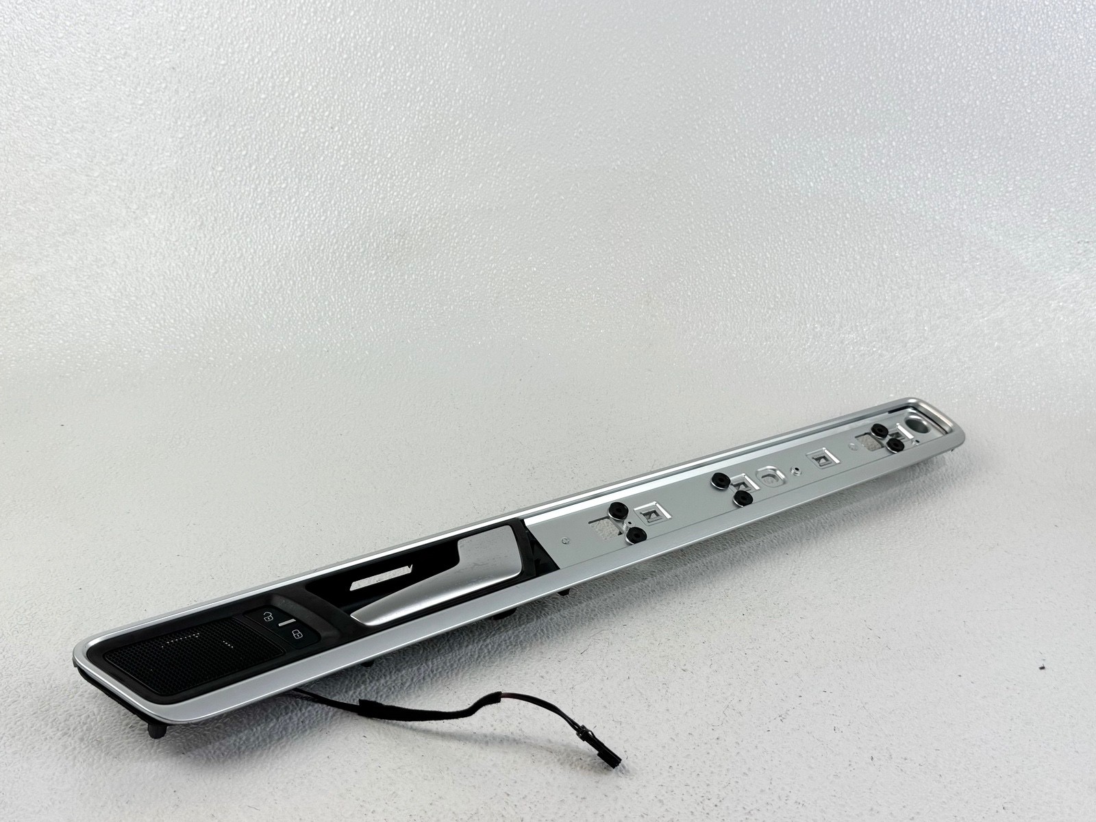 11-17 VOLKSWAGEN TOUAREG REAR RIGHT RH SIDE HANDLE DOOR PANEL COVER TRIM