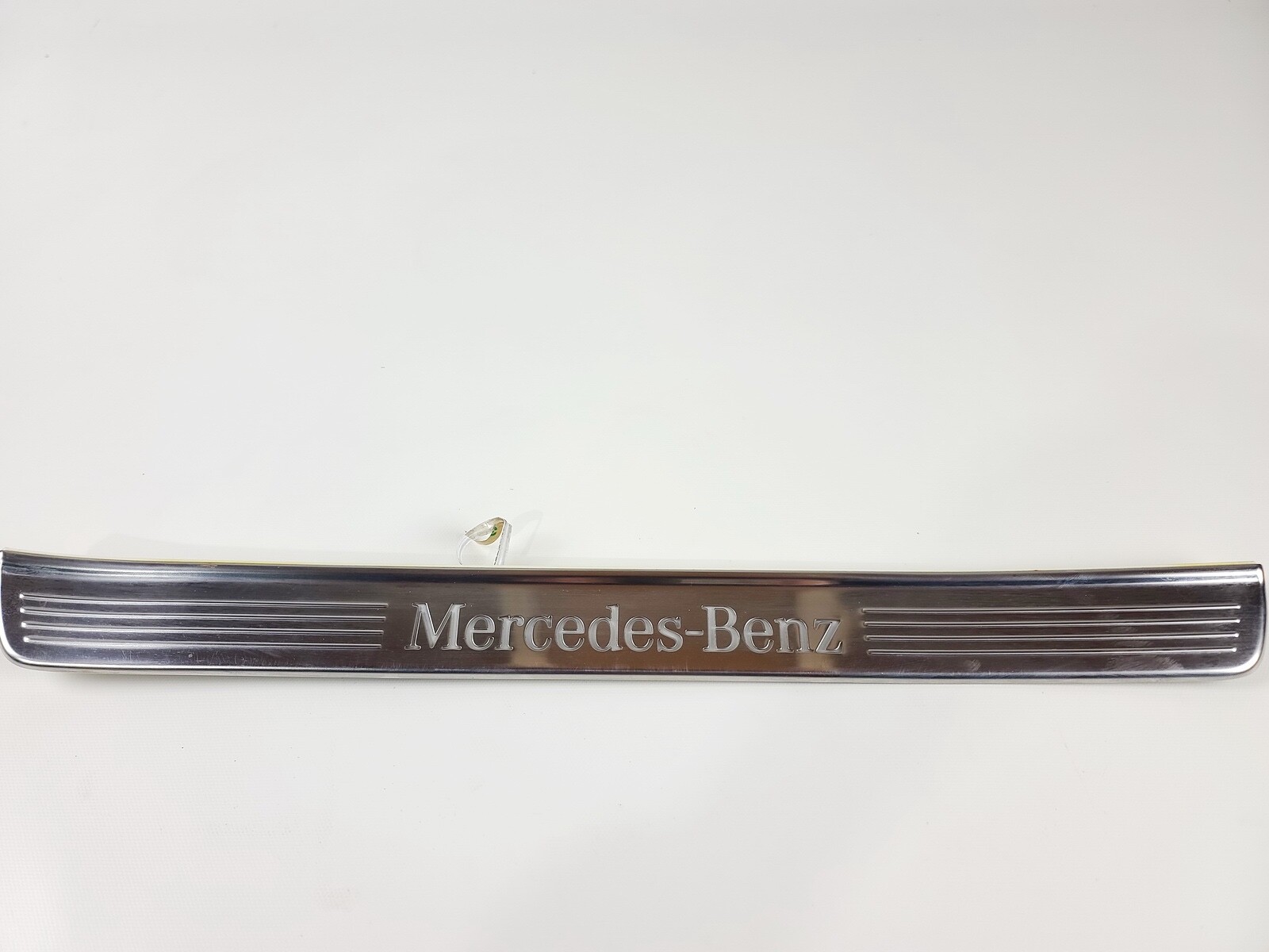 14-17 MERCEDES BENZ S550 FRONT RIGHT SIDE ILLUMINATED DOOR SCUFF KICK PLATE