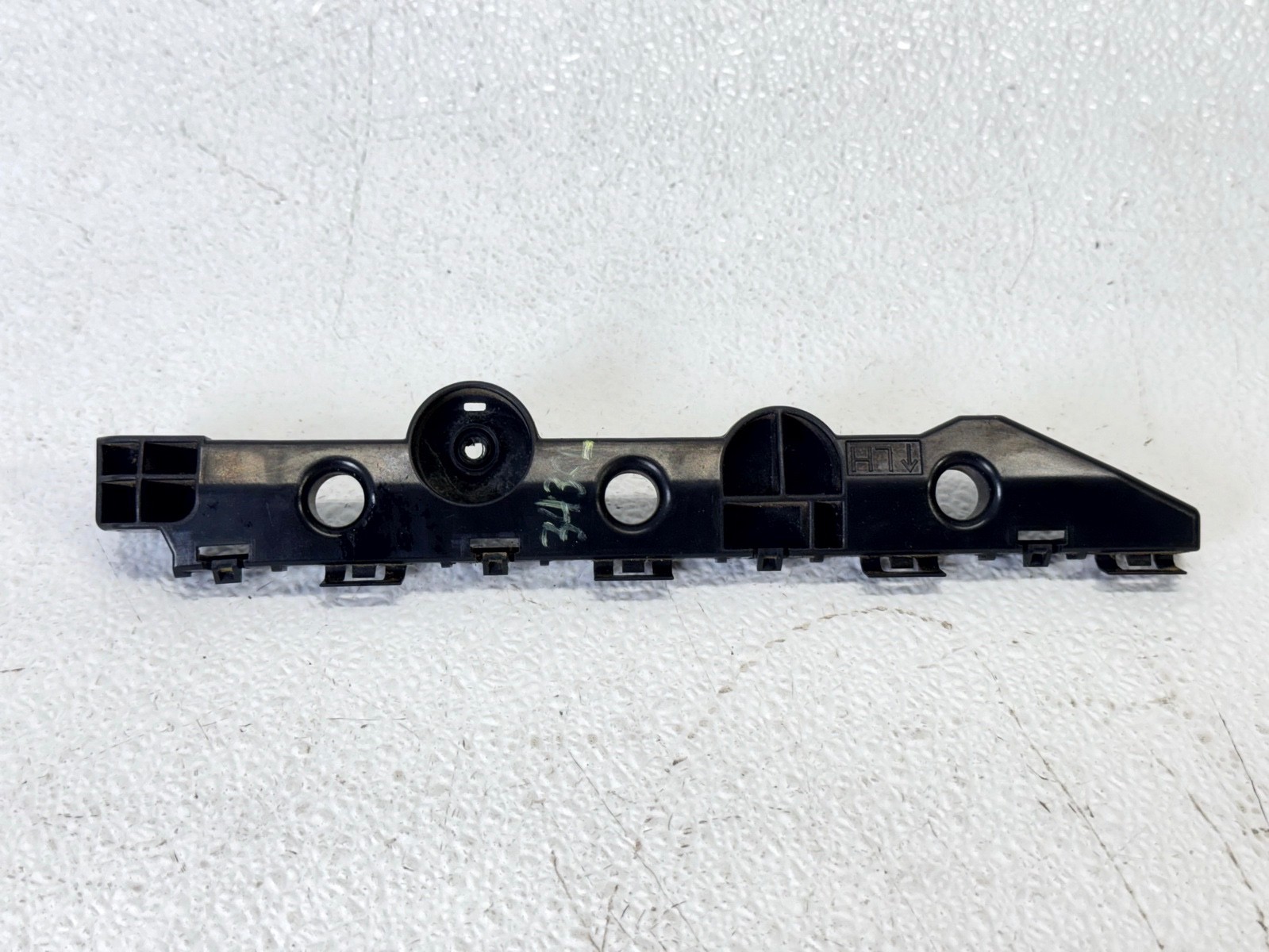 14-20 INFINITI Q50 REAR LEFT LH SIDE BUMPER UPPER BRACKET TRIM PANEL