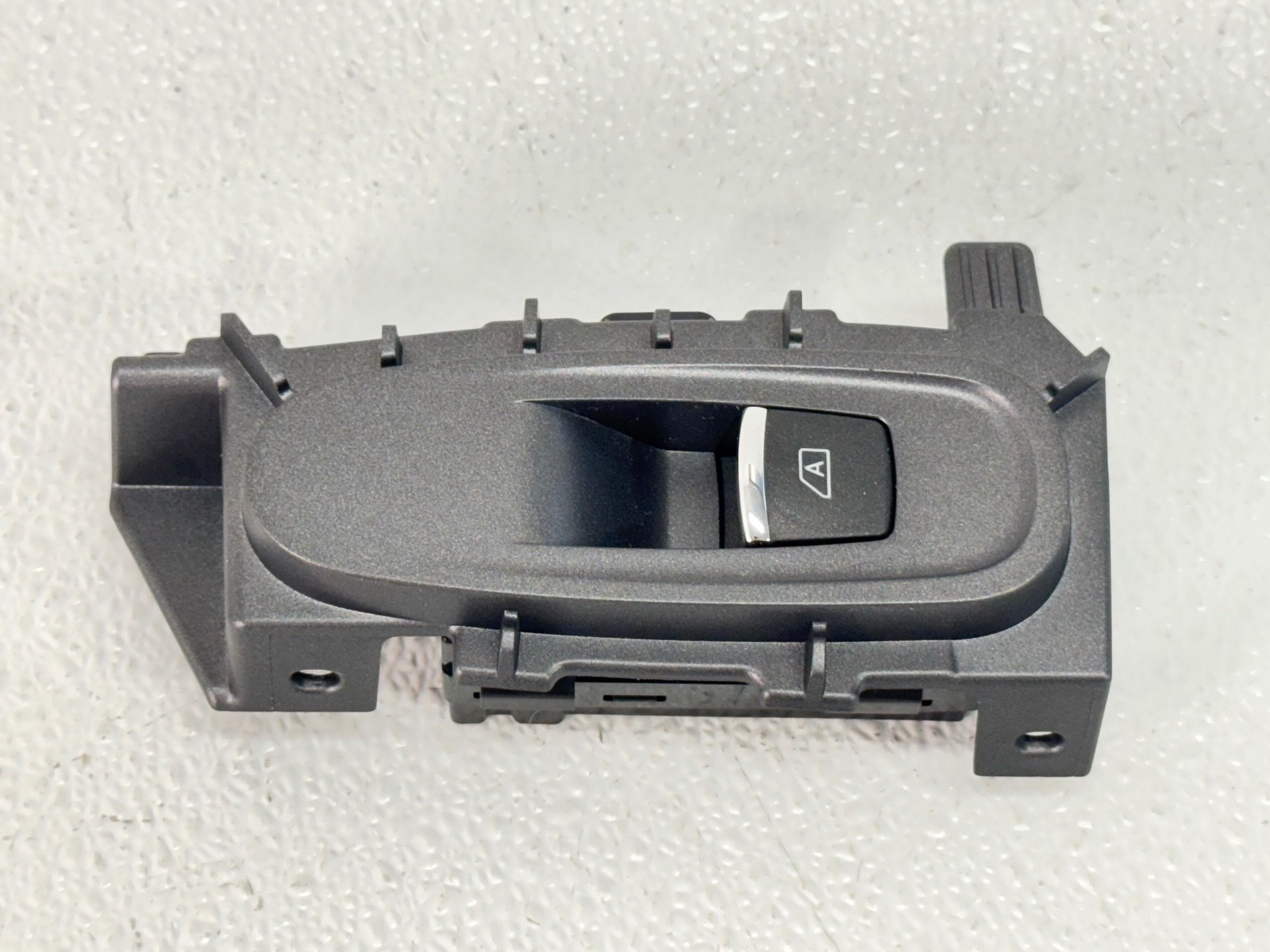 14-24 INFINITI Q50 REAR RIGHT PASSENGER SIDE DOOR WINDOW CONTROL SWITCH