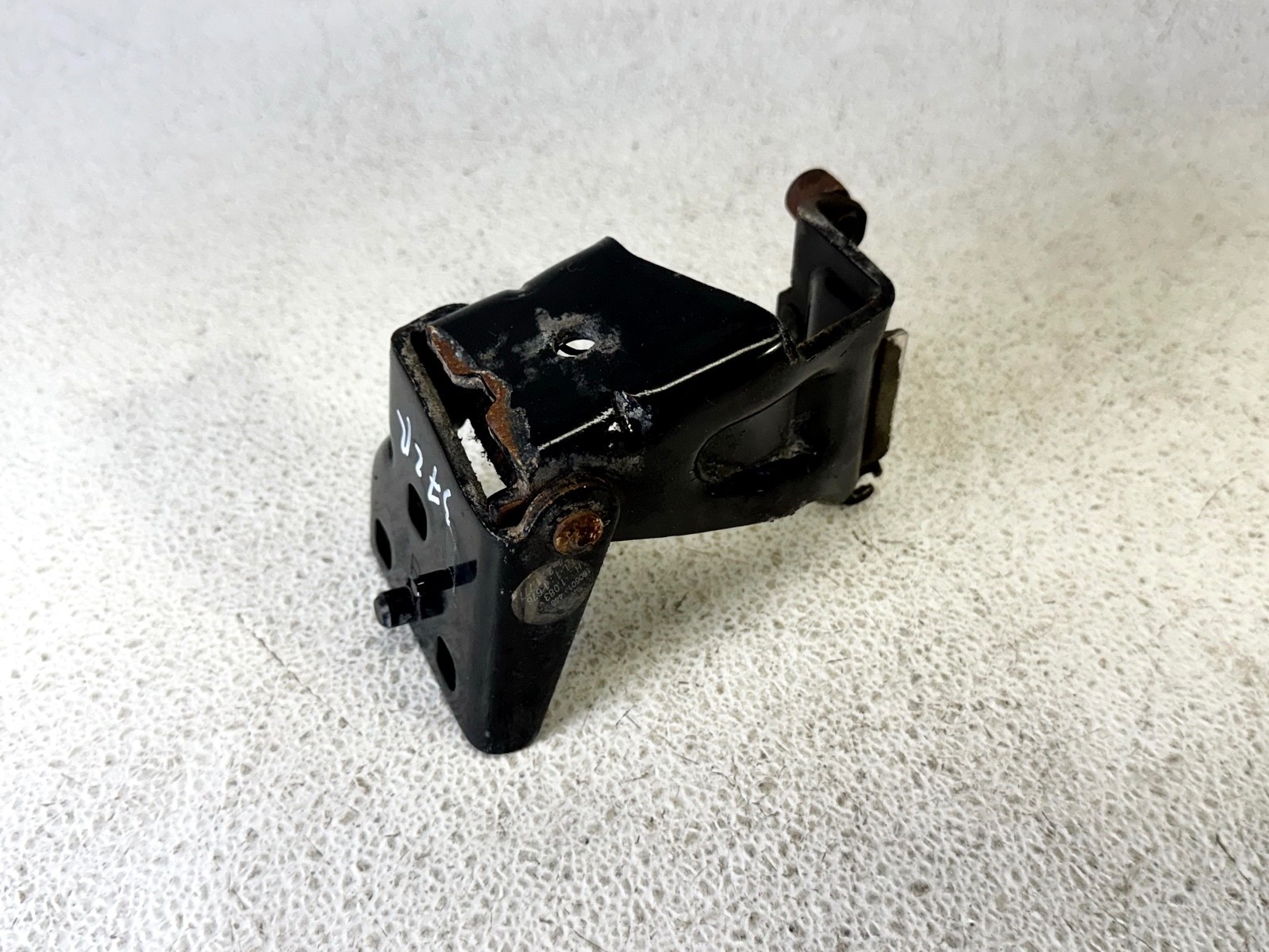 15-21 KIA SEDONA REAR RIGHT RH PASS SIDE DOOR CENTER ROLLER ARM