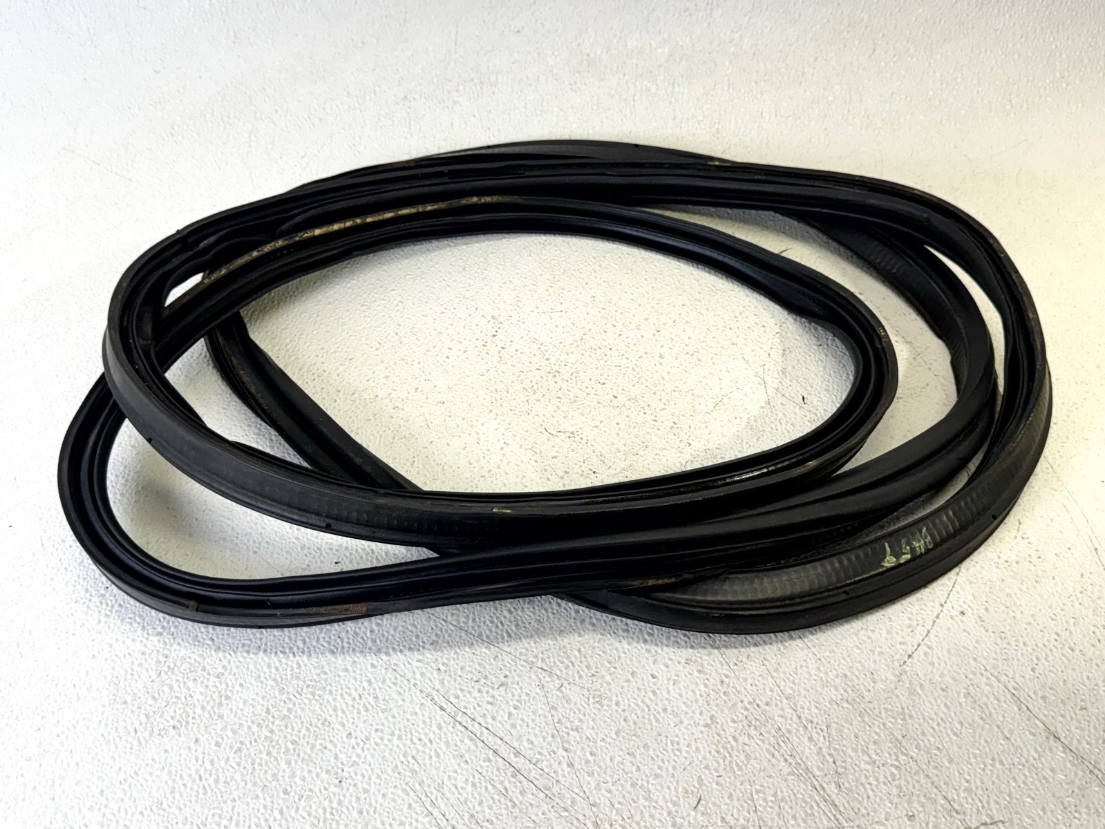 13-20 INFINITI JX35 QX60 REAR DOOR LIFTGATE TAILGATE TRUNK SEAL WEATHERSTRIP