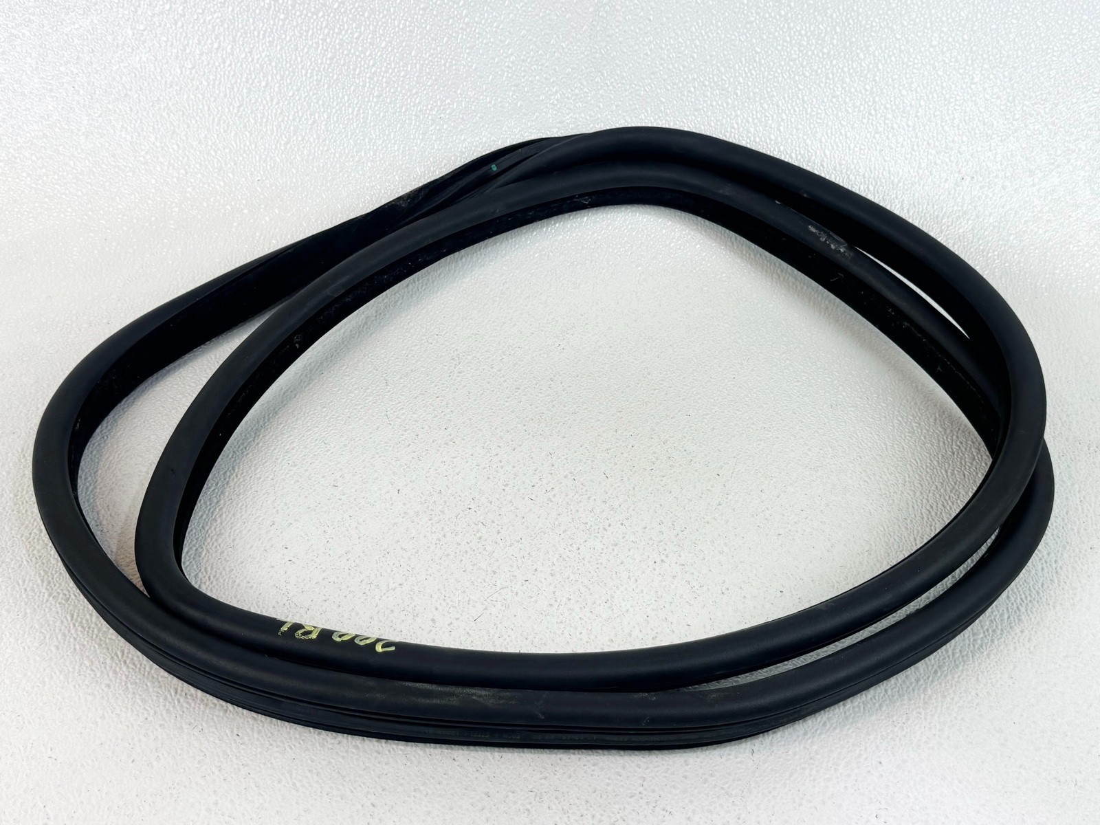 12-19 RANGE ROVER EVOQUE REAR LEFT LH SIDE DOOR WEATHERSTRIP SEAL STRIP