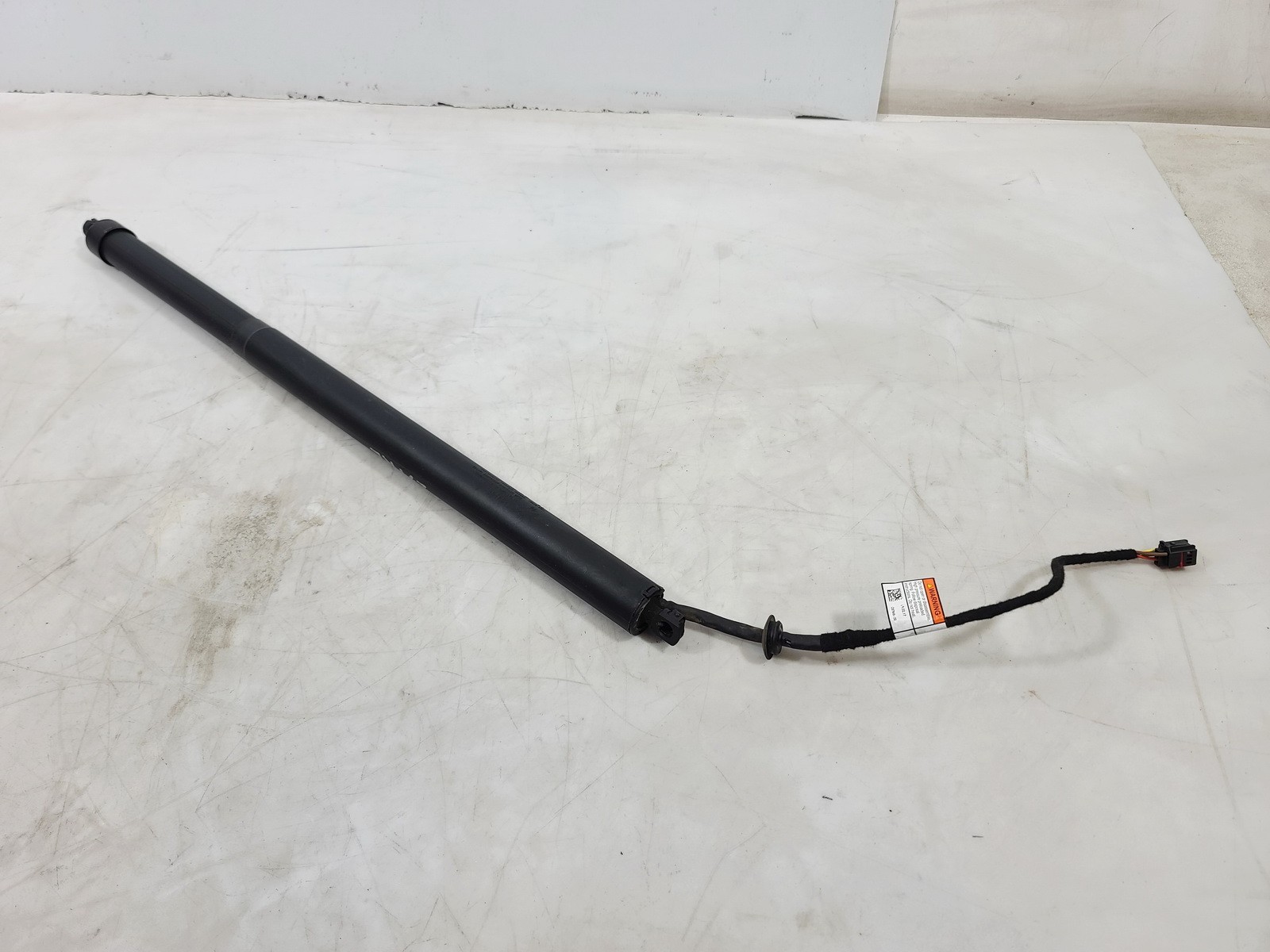 17-20 JAGUAR F-PACE REAR LEFT DRIVER SIDE LIFTGATE LIFT SUPPORT SHOCK STRUT