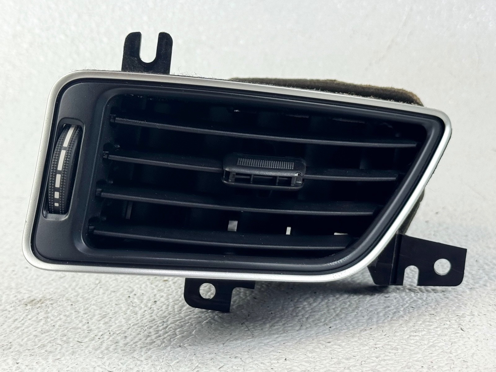 19-20 INFINITI Q50 FRONT RIGHT PASS SIDE DASHBOARD AIR VENT GRILLE COVER
