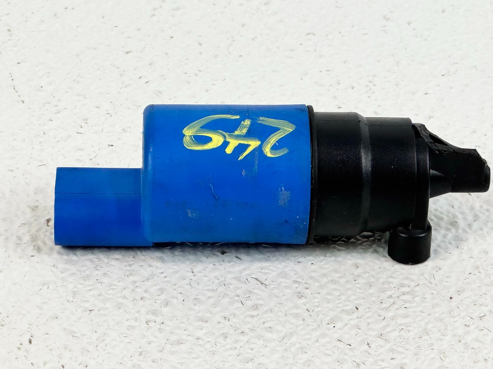 17-20 JAGUAR F-PACE XF WINDSHIELD WINDSCREEN WASHER WIPER TANK PUMP