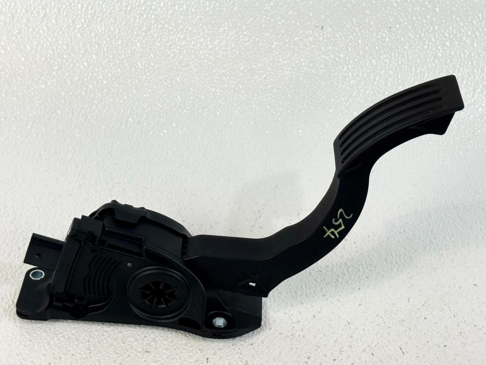 12-15 FORD FOCUS ACCELERATOR GAS PEDAL SENSOR W/PAD ASSEMBLY