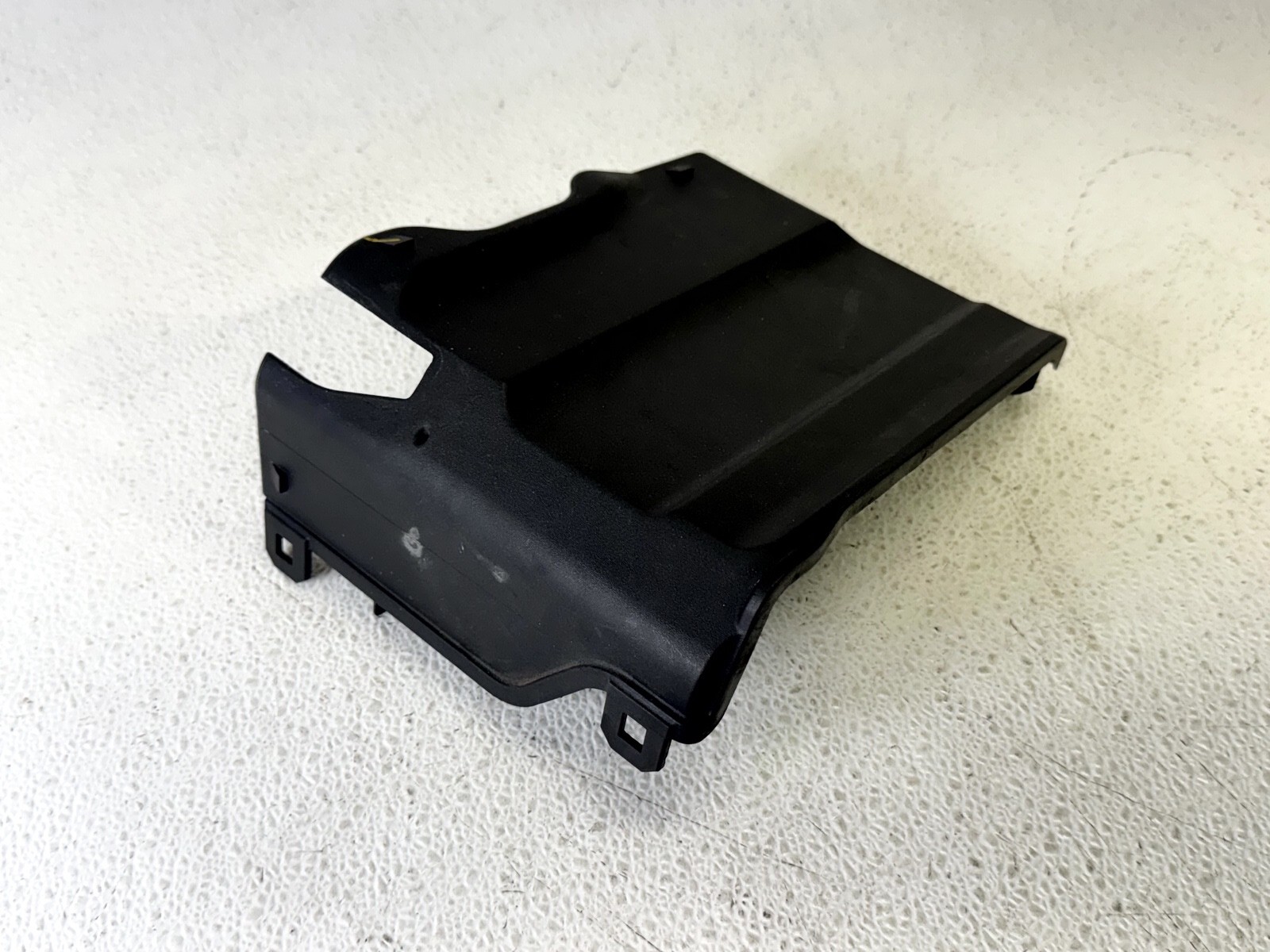 12-19 RANGE ROVER EVOQUE 2.0L BATTERY TRAY MOUNT BRACKET HOLDER