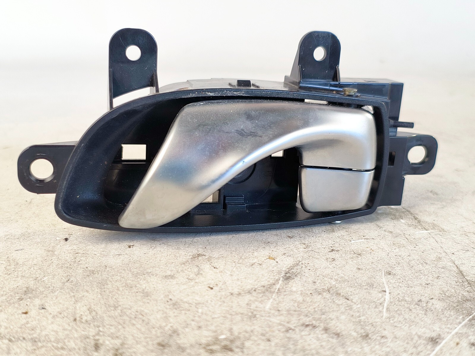 14-23 INFINITI Q50 Q60 FRONT LEFT LH DRIVER SIDE INTERIOR DOOR HANDLE BEZEL