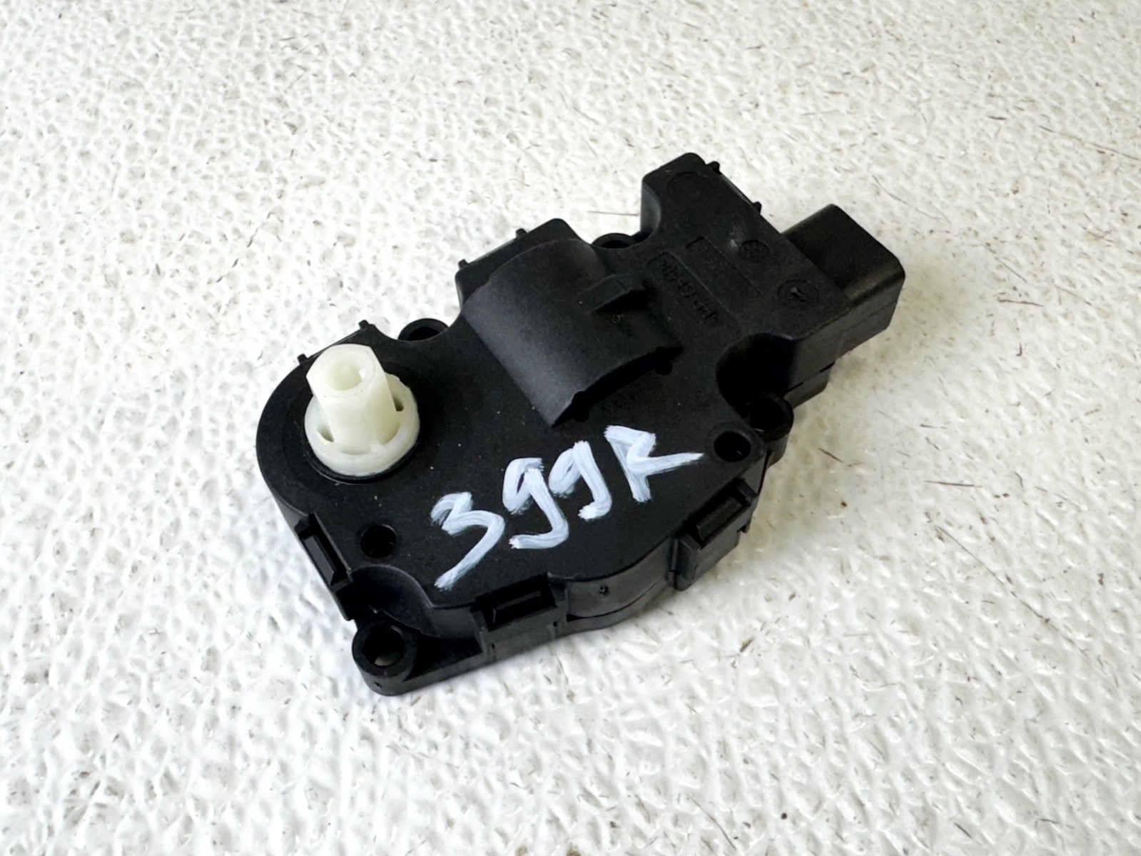 17-23 JAGUAR F-PACE RIGHT HVAC A/C HEATER AIR VENT FLAP ACTUATOR MOTOR