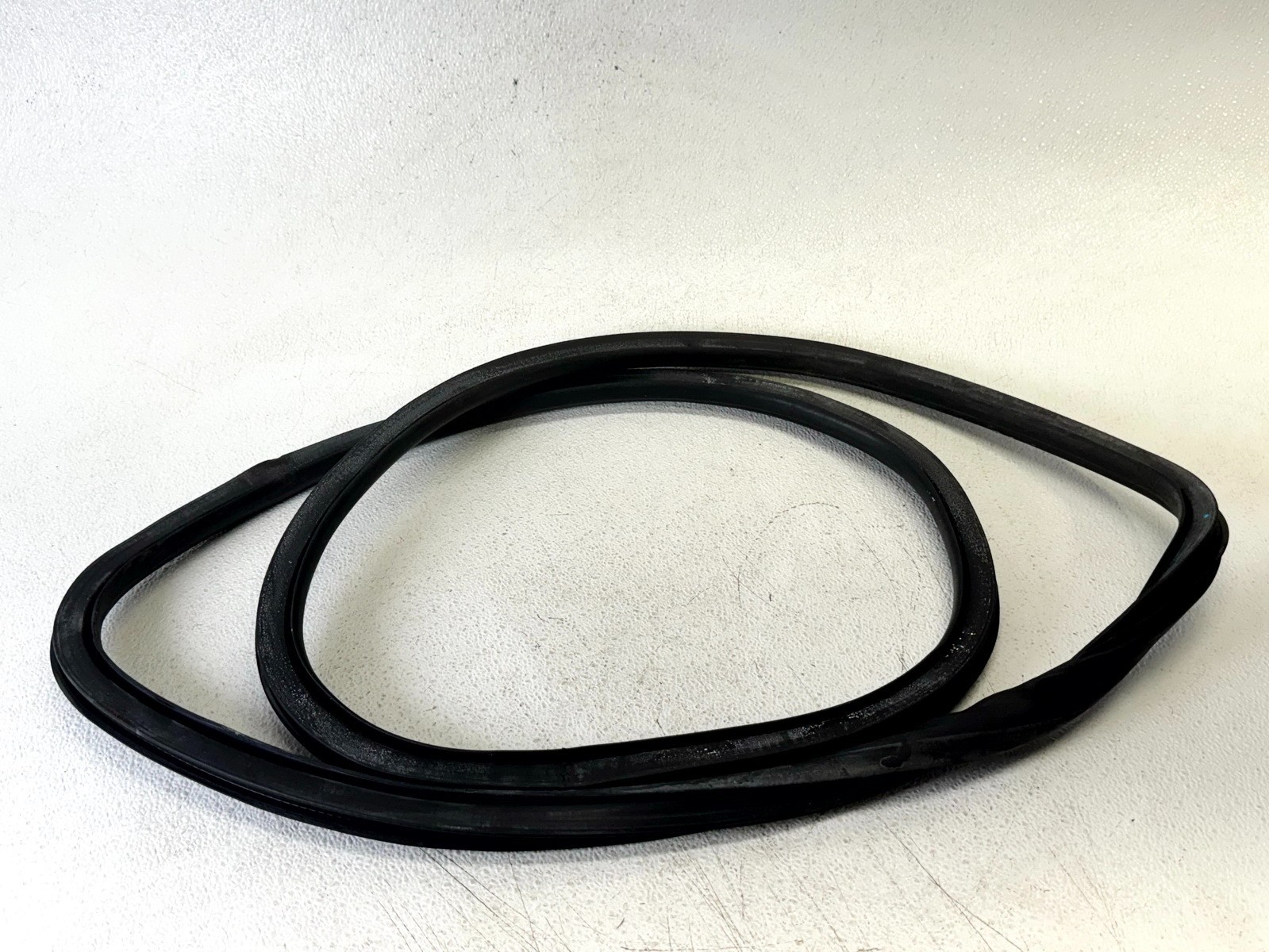 11-16 CHEVROLET CRUZE REAR RIGHT RH PASS SIDE DOOR WEATHERSTRIP RUBBER SEAL