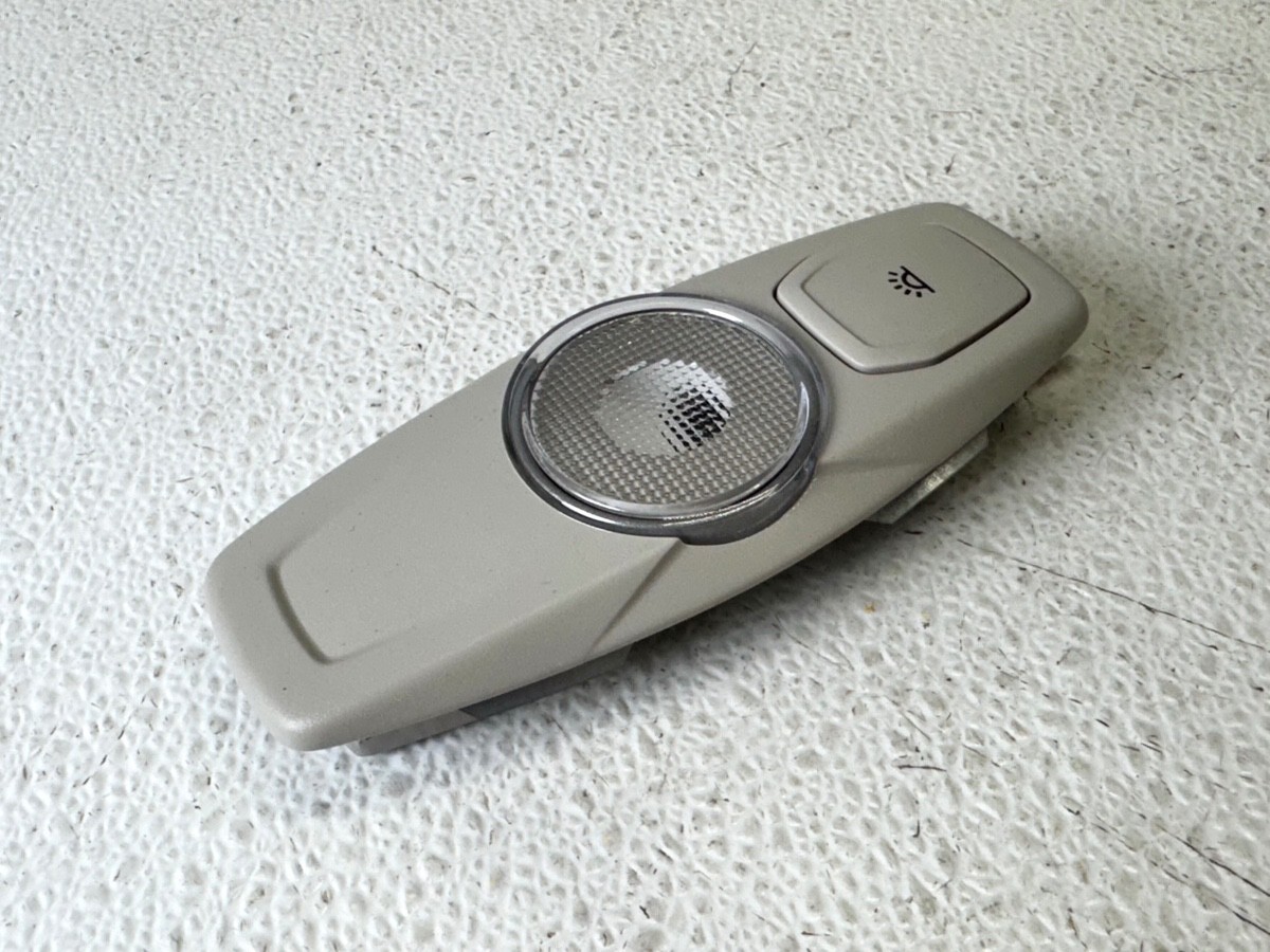 13-16 FORD FUSION REAR INTERIOR OVERHEAD DOME LIGHT LAMP UNIT