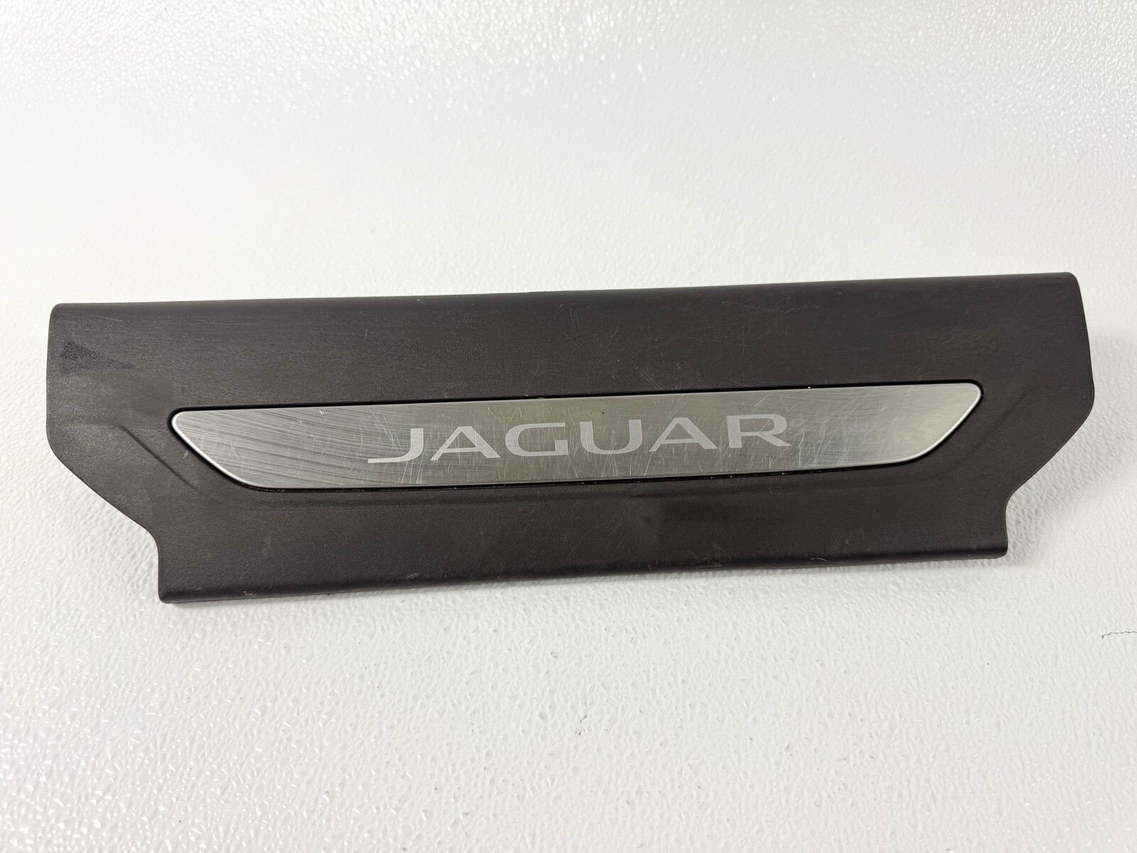 17-20 JAGUAR F-PACE FRONT RIGHT RH PASS SIDE DOOR SILL SCUFF PLATE PANEL