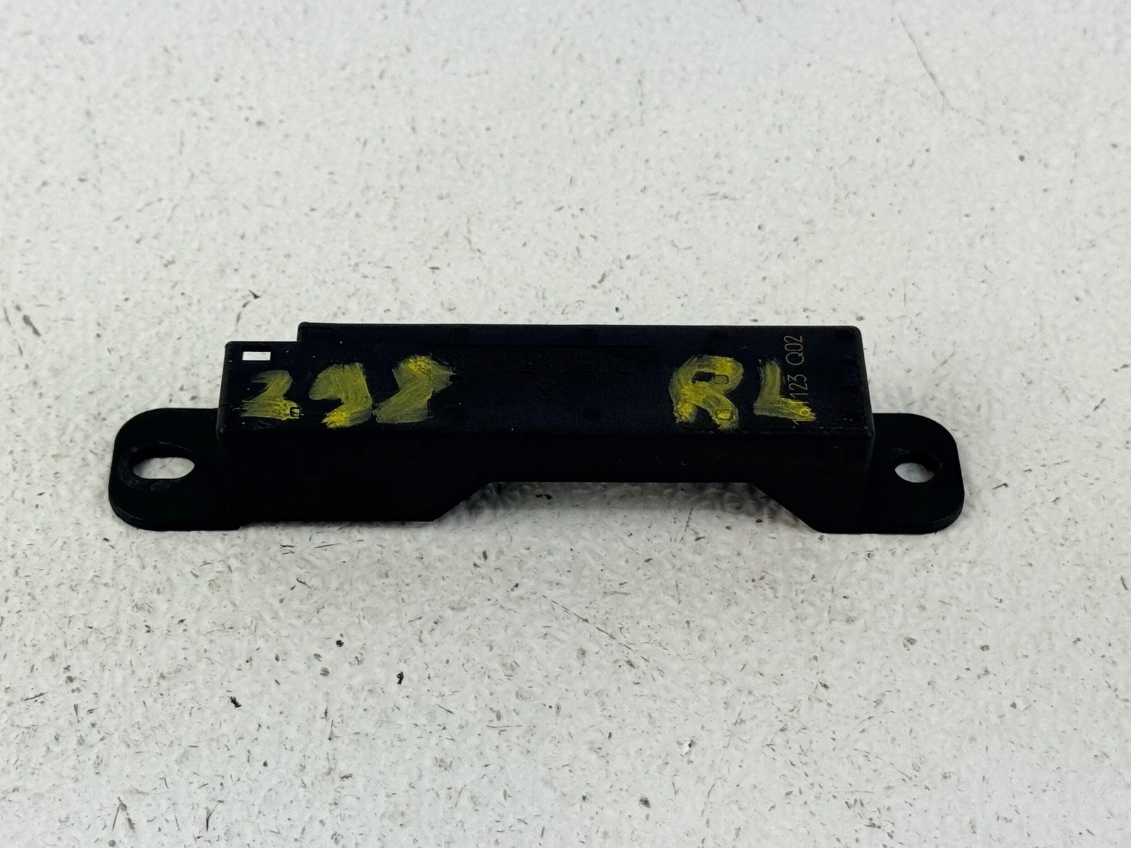 17-19 INFINITI QX30 REAR LEFT DRIVER SIDE SMART KEYLESS ANTENNA MODULE