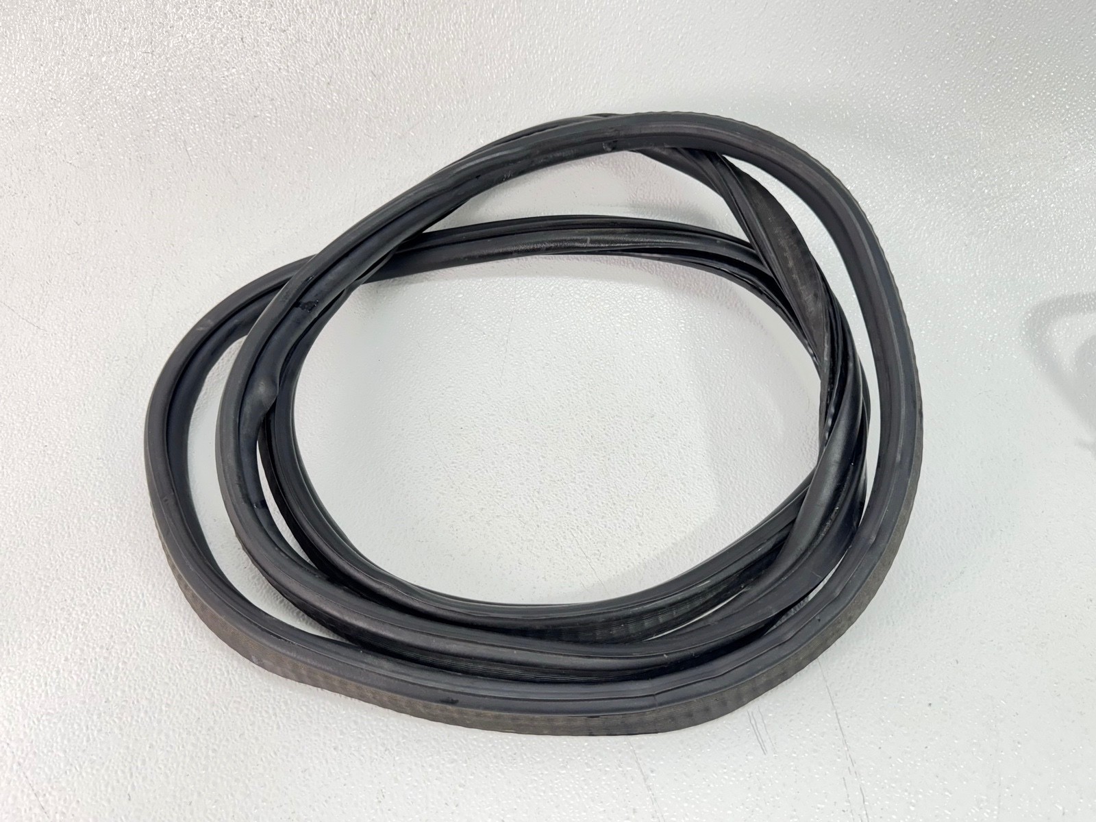 17-23 JAGUAR F-PACE TAILGATE LIFTGATE TRUNK BACK DOOR WEATHERSTRIP SEAL
